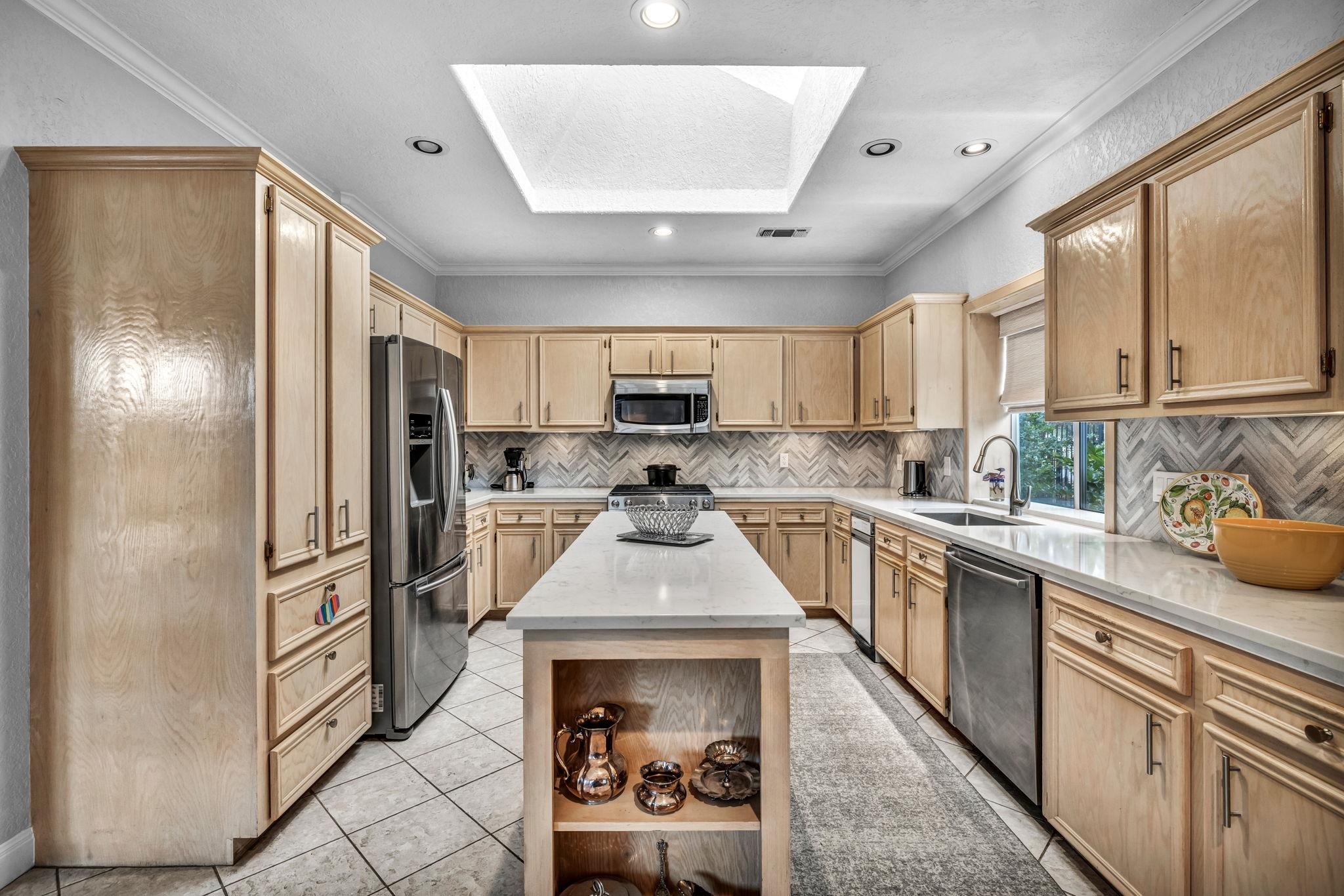 1422 Hi Circle North