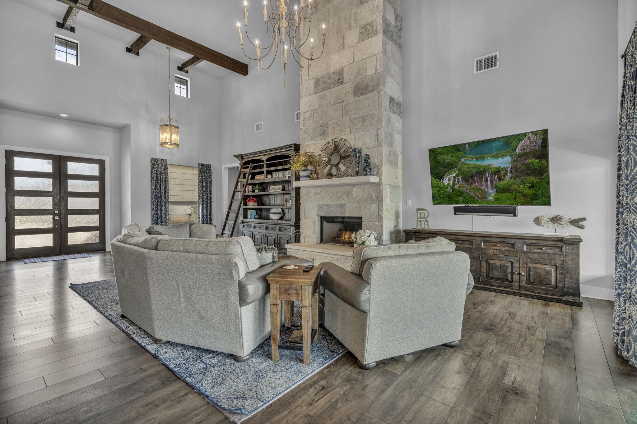 304 Clearwater Drive