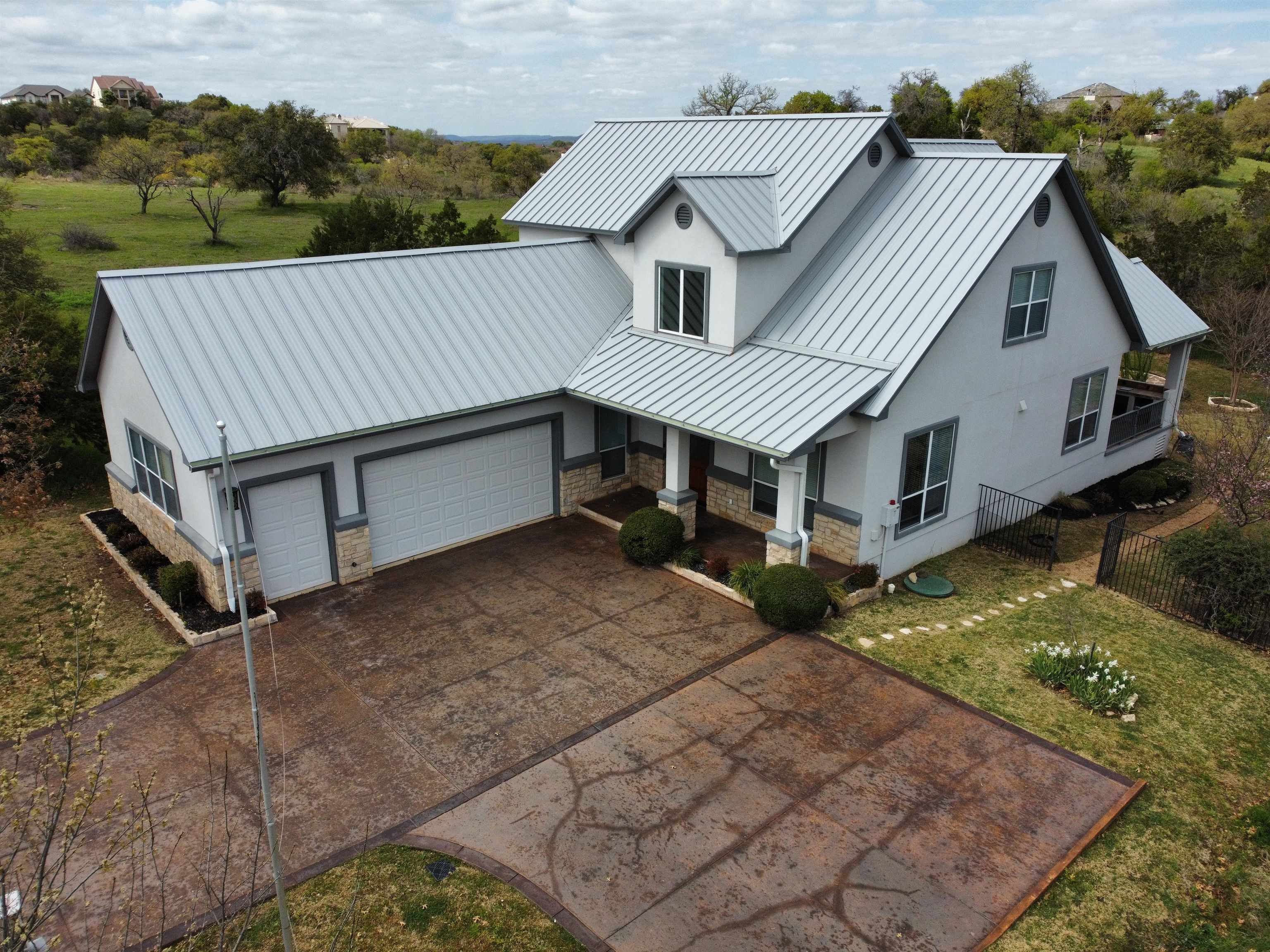 1007 Broken Hills
