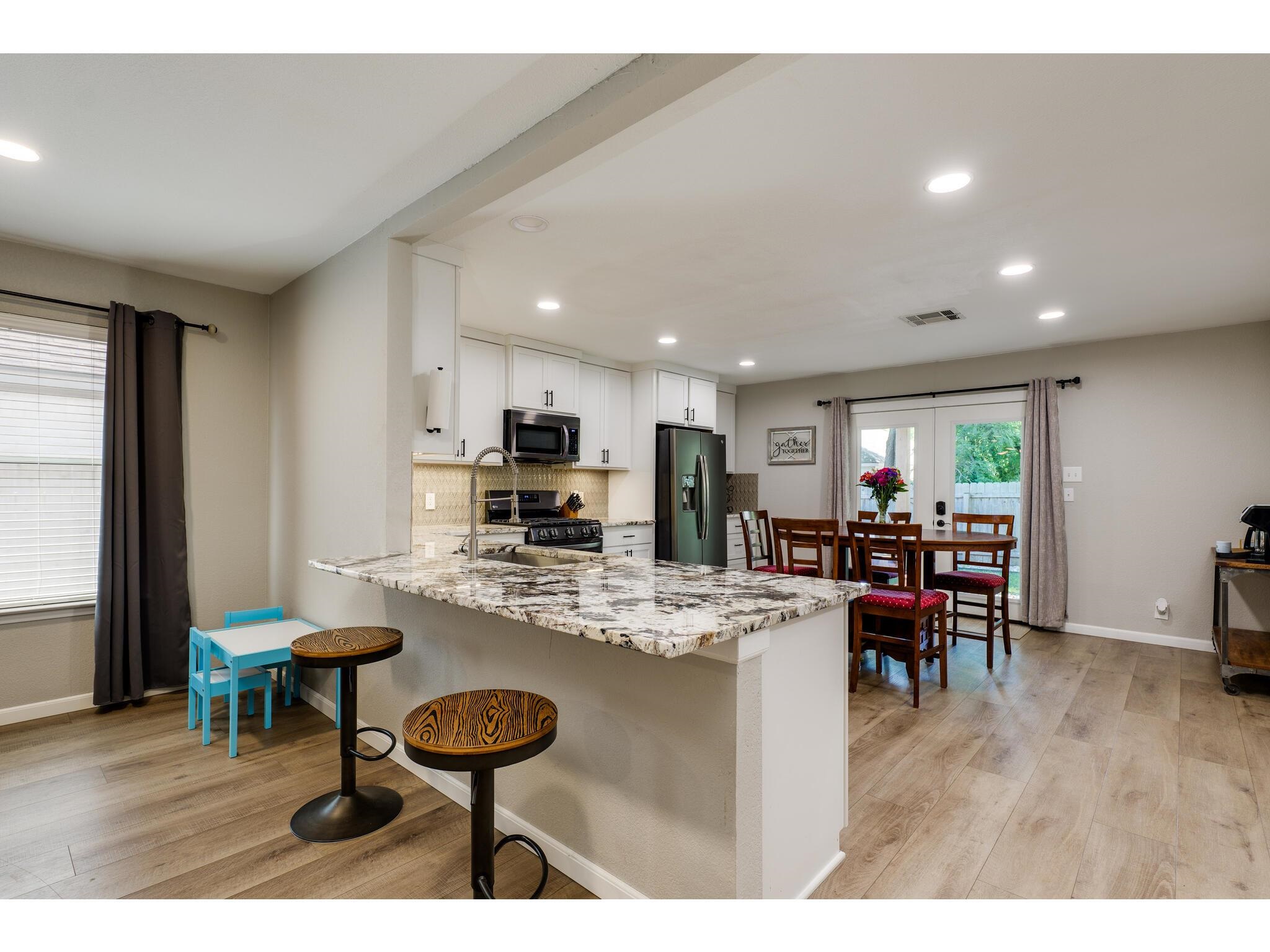 106 Presidio Drive