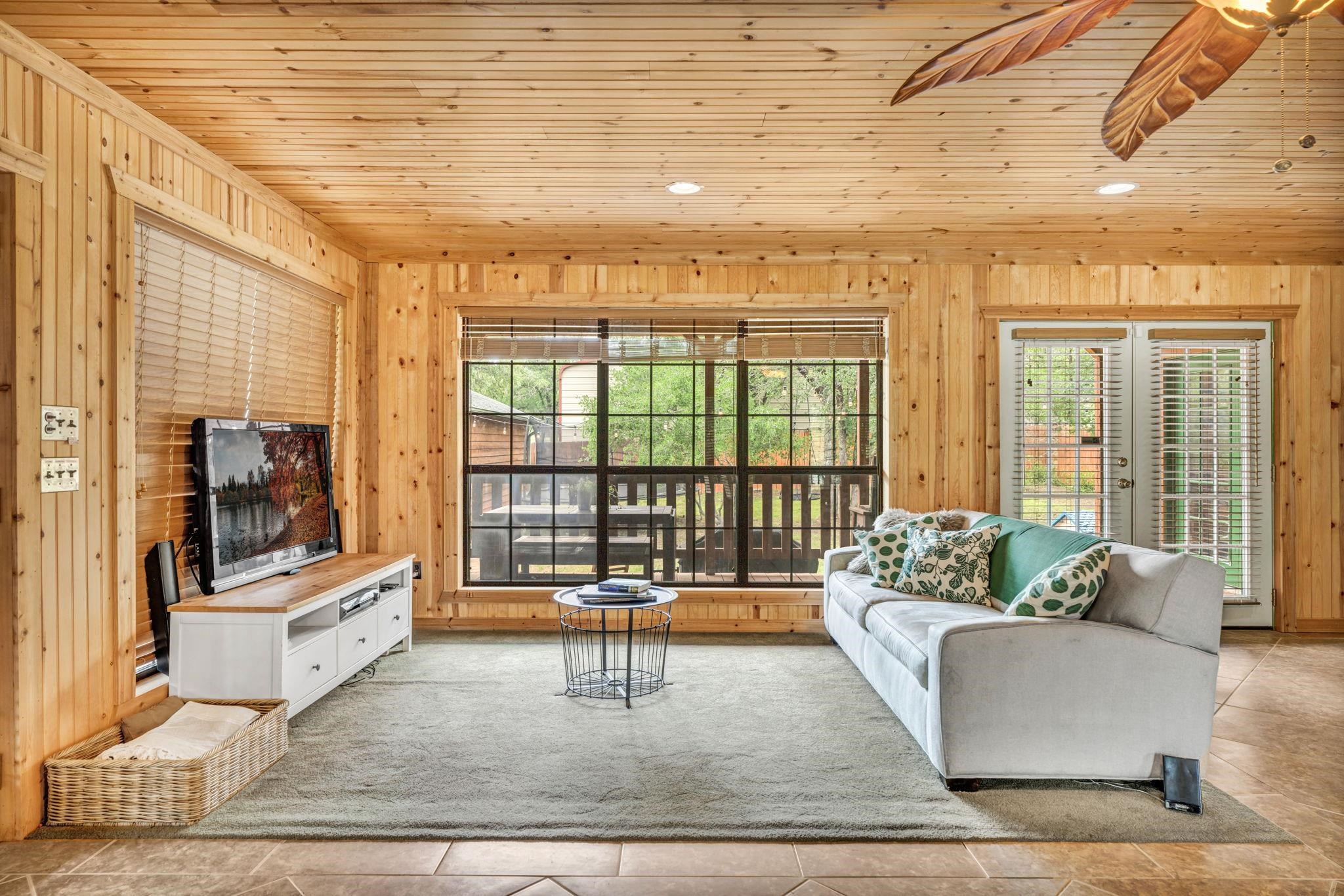 251 E Lakeshore Drive