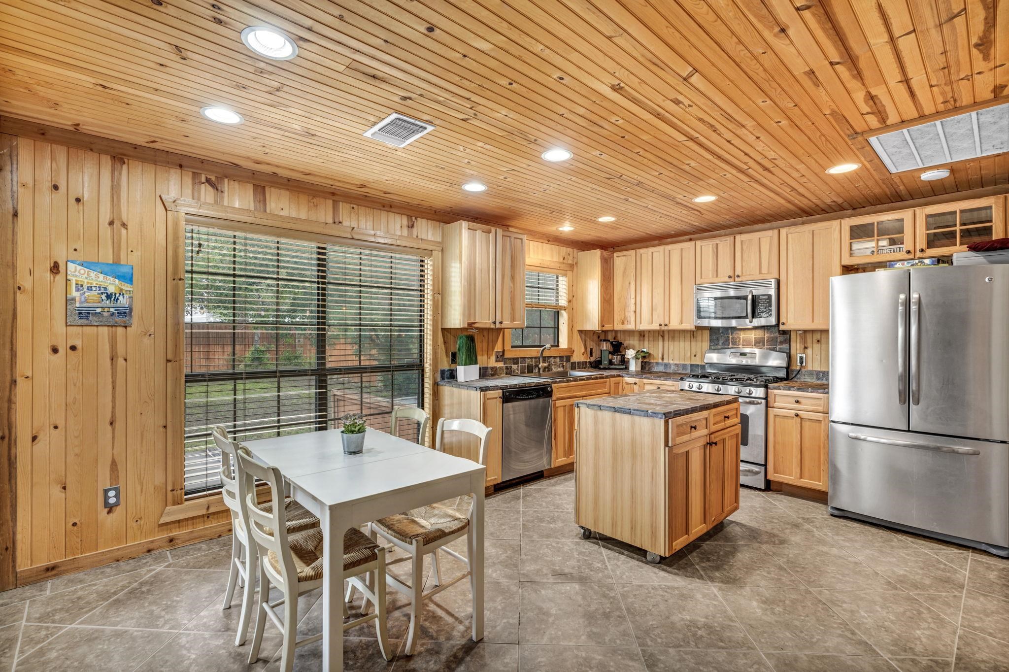 251 E Lakeshore Drive