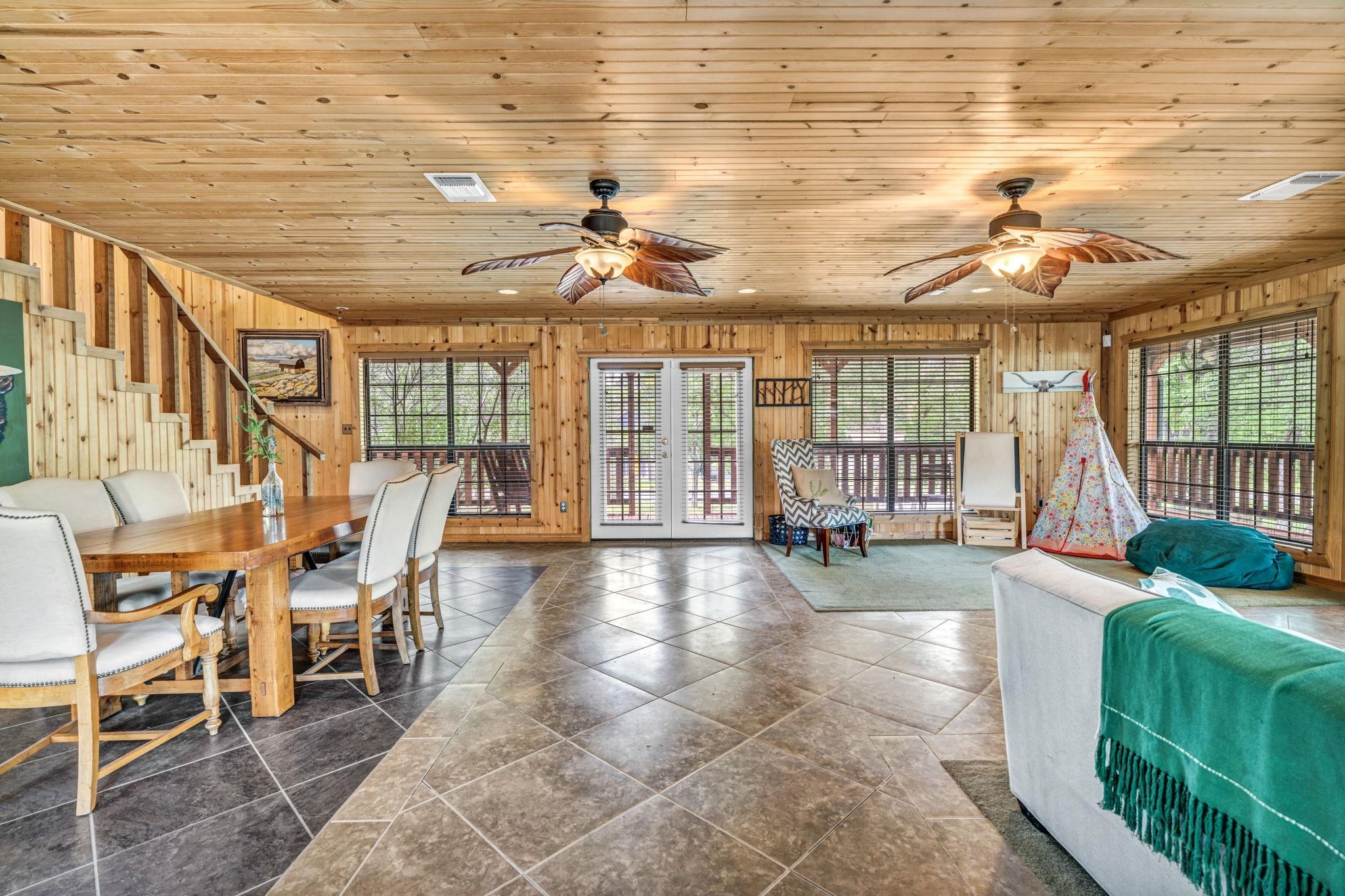 251 E Lakeshore Drive