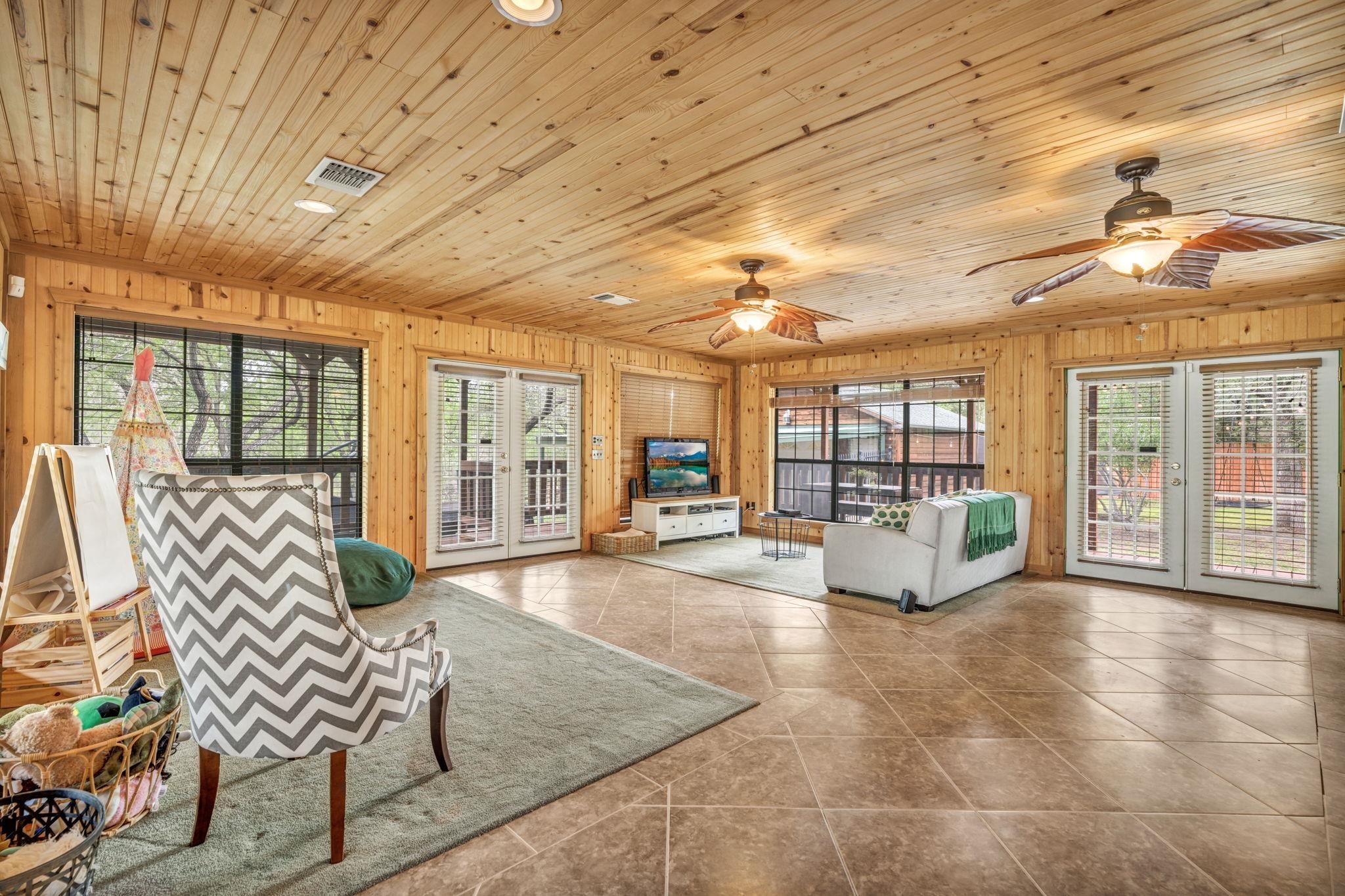 251 E Lakeshore Drive