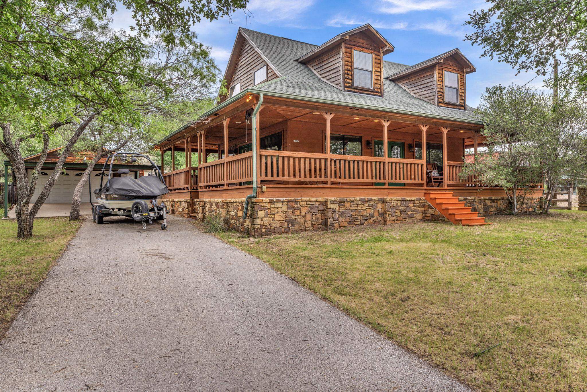 251 E Lakeshore Drive