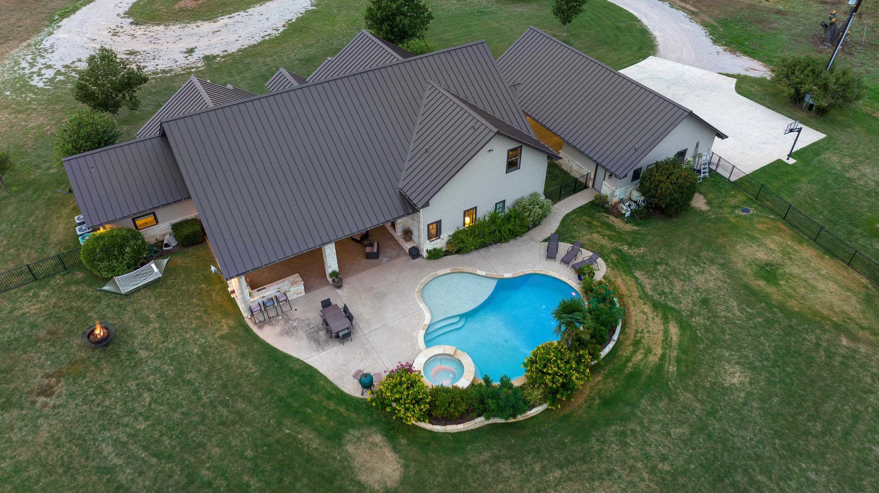 3085 County Road 200
