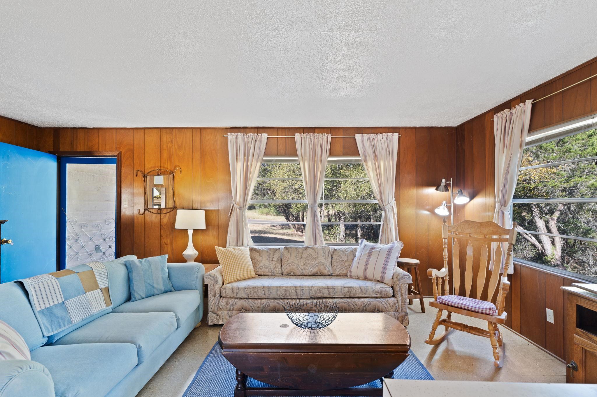 749 Driftwood Ln