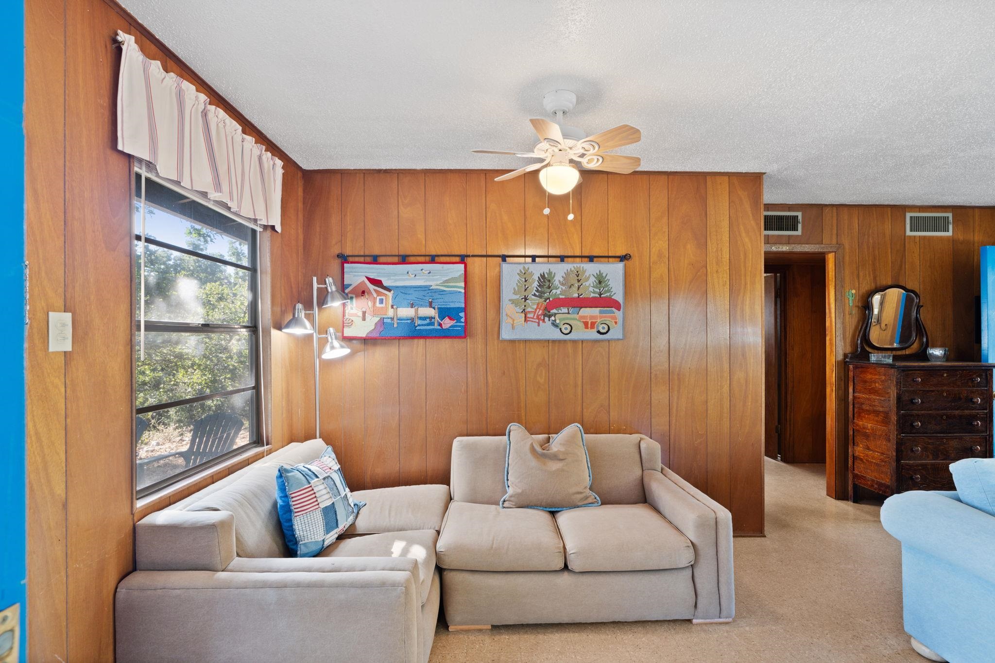 749 Driftwood Ln