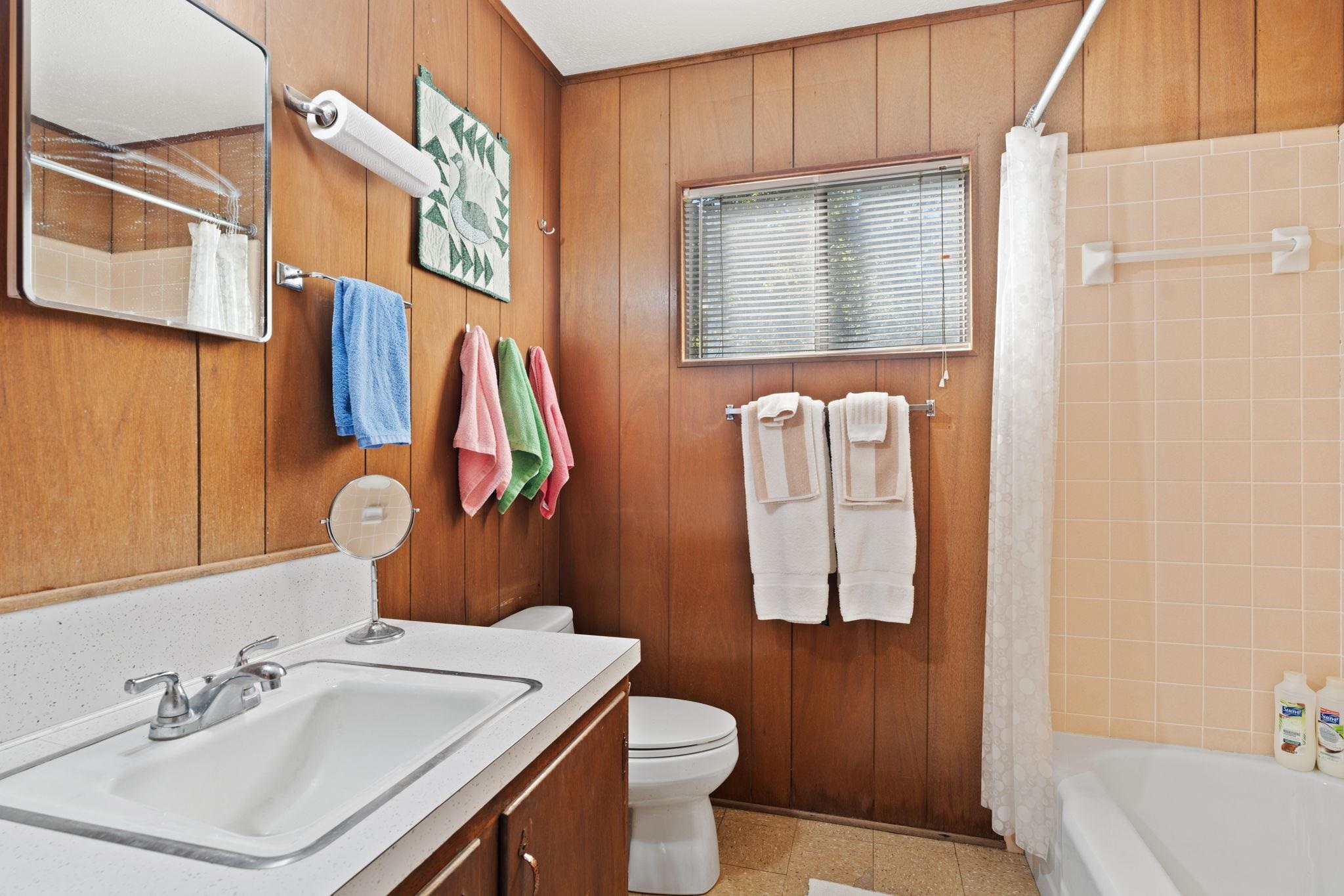 749 Driftwood Ln