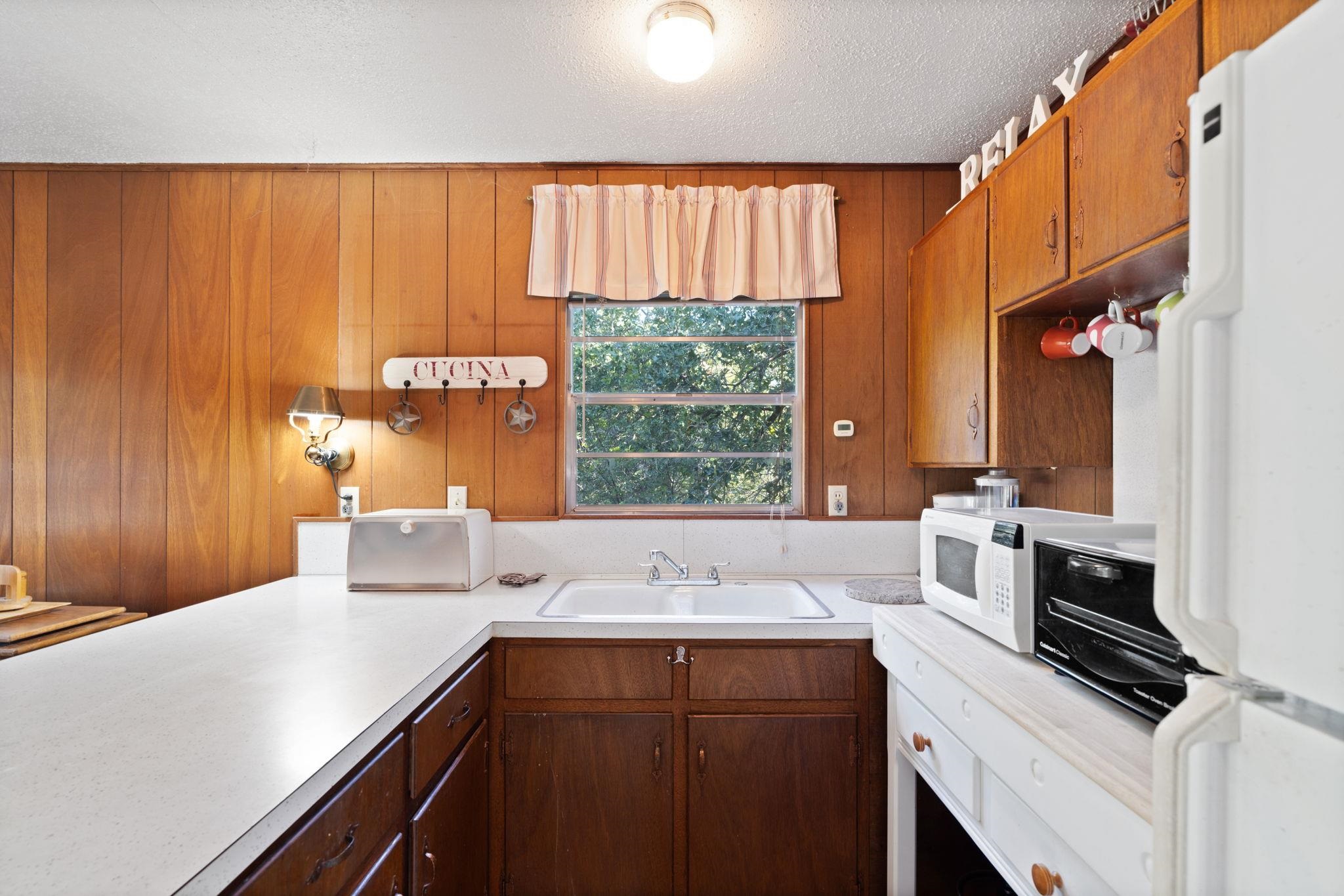749 Driftwood Ln