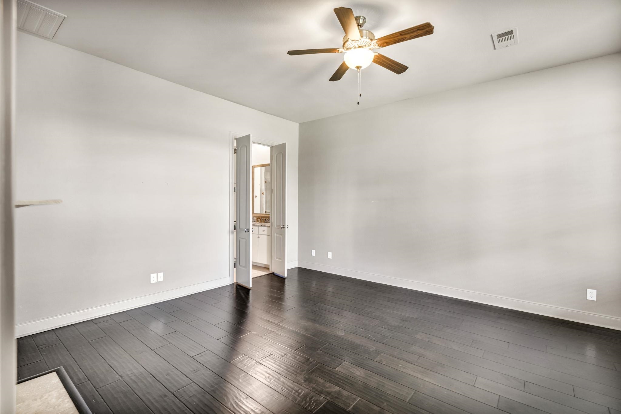 307 Enclave Circle