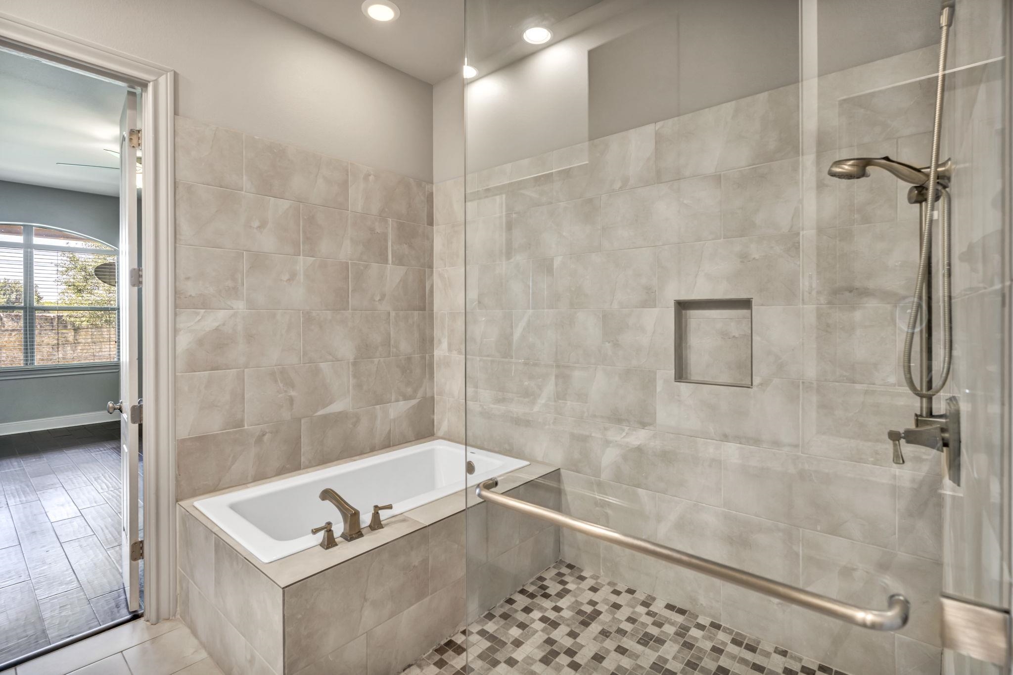 307 Enclave Circle