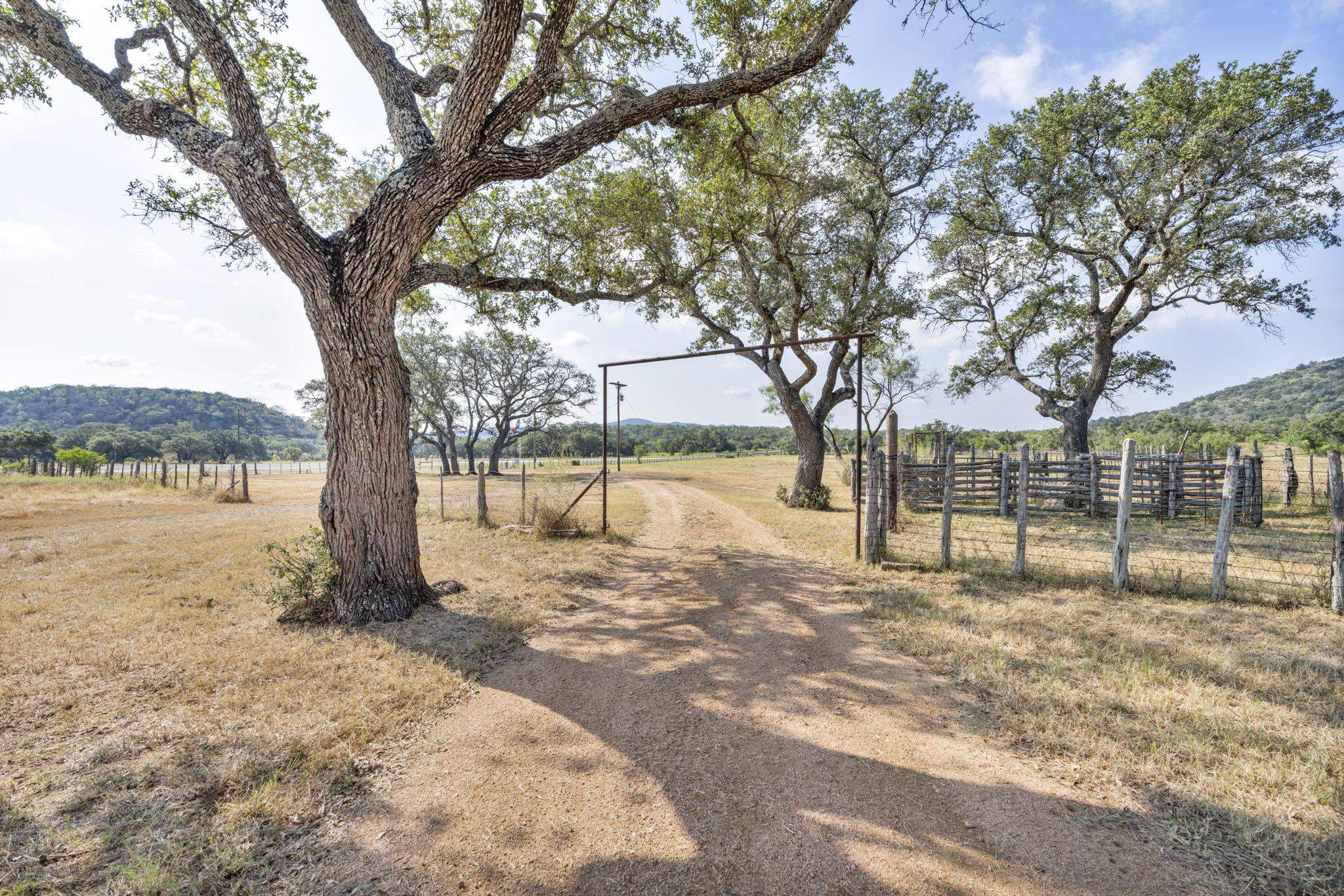 10602 E Highway 71
