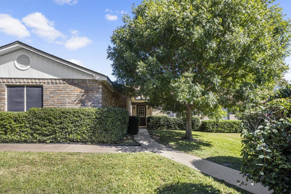 338 Olympia Fields St.