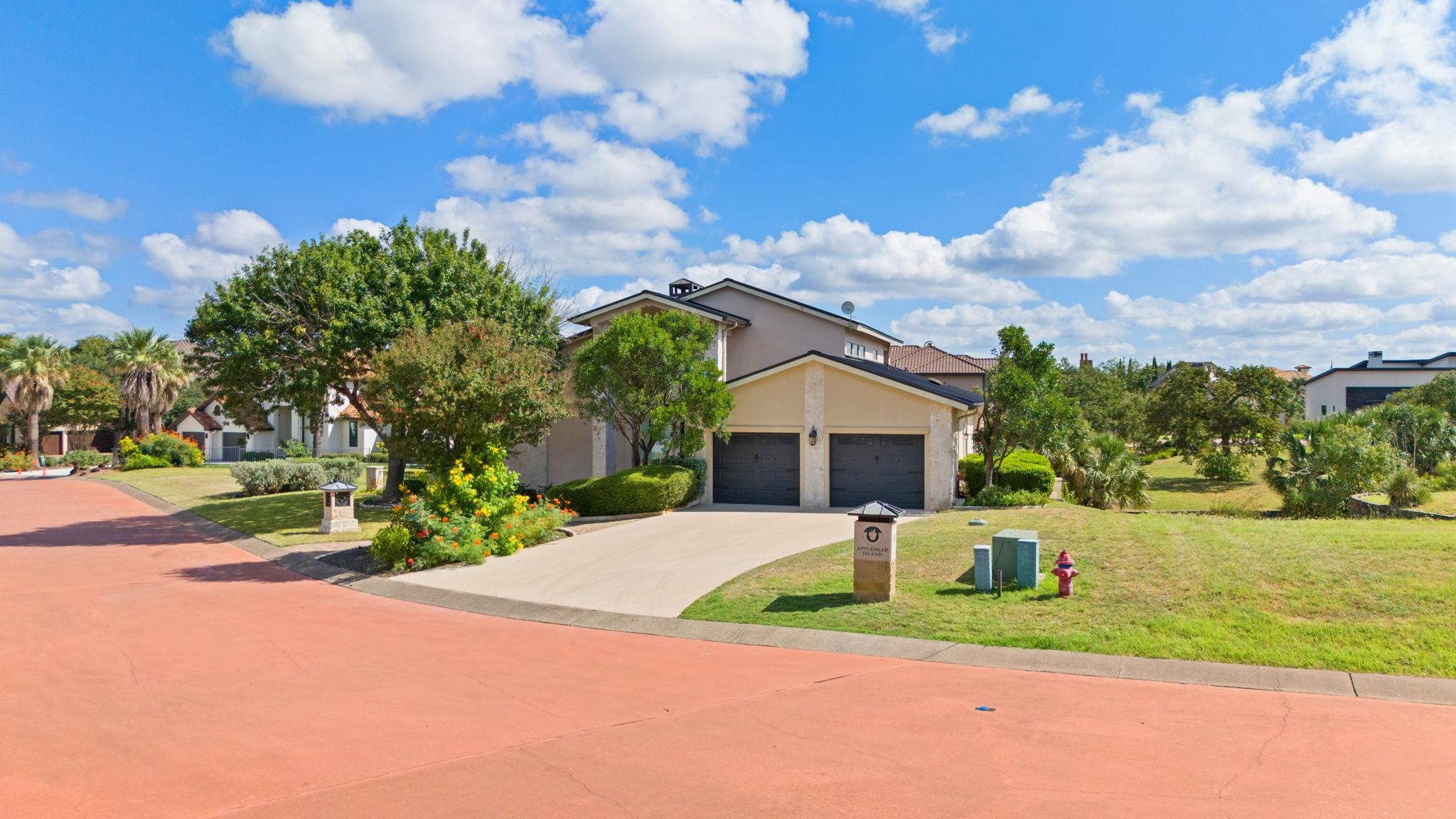 68 Applehead Island Dr