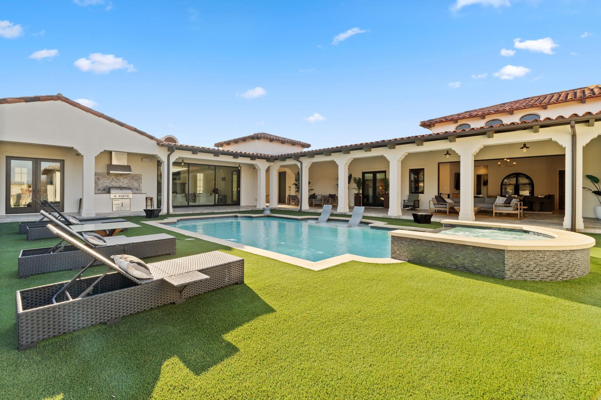 451 La Serena Loop