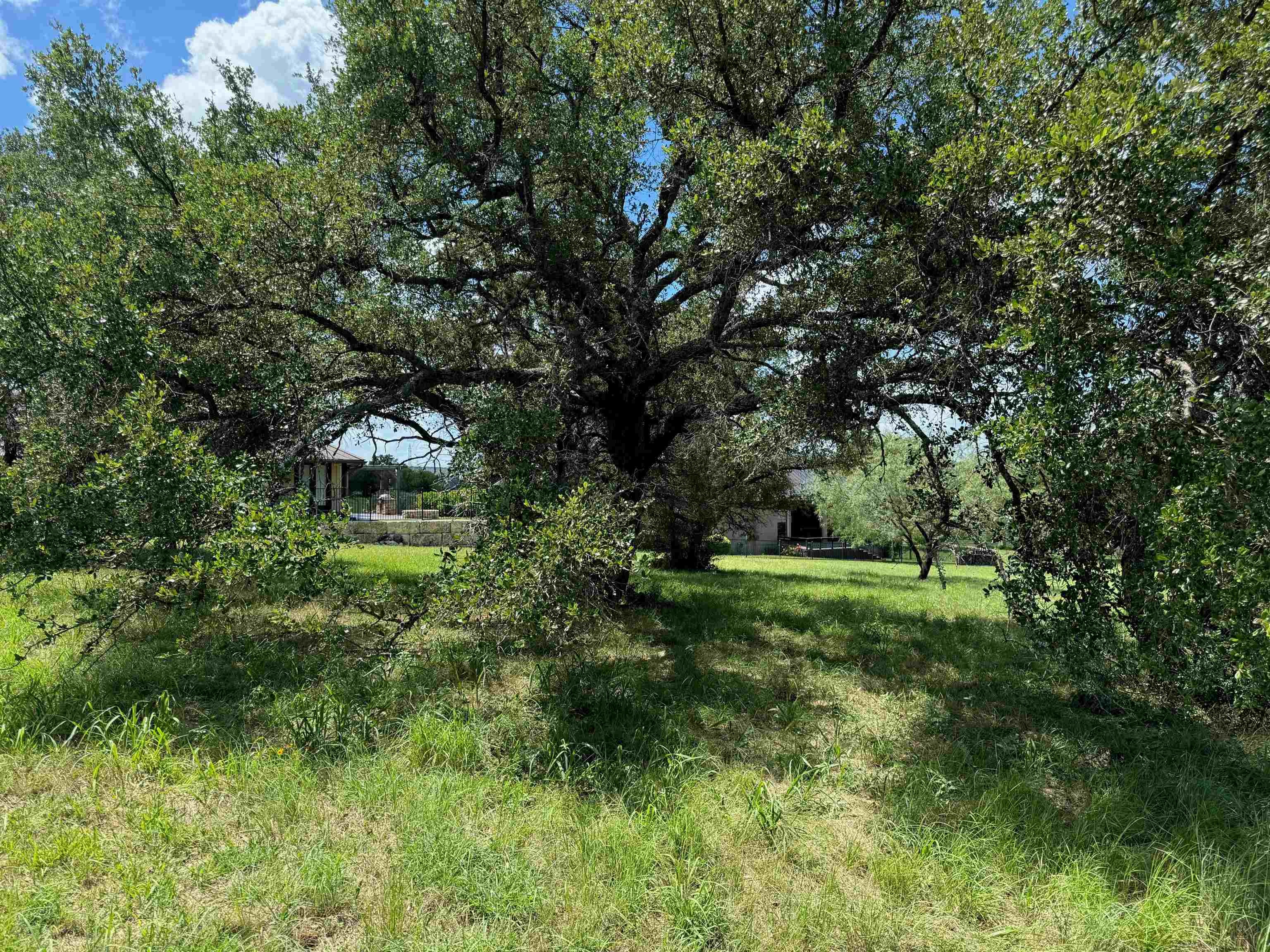 LT W2054 Emerald Way Street