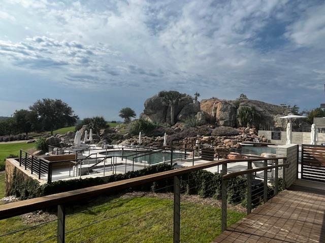 LT W2054 Emerald Way Street