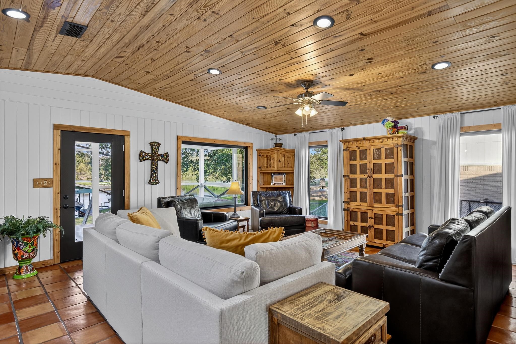 710 Sandy Harbor Drive