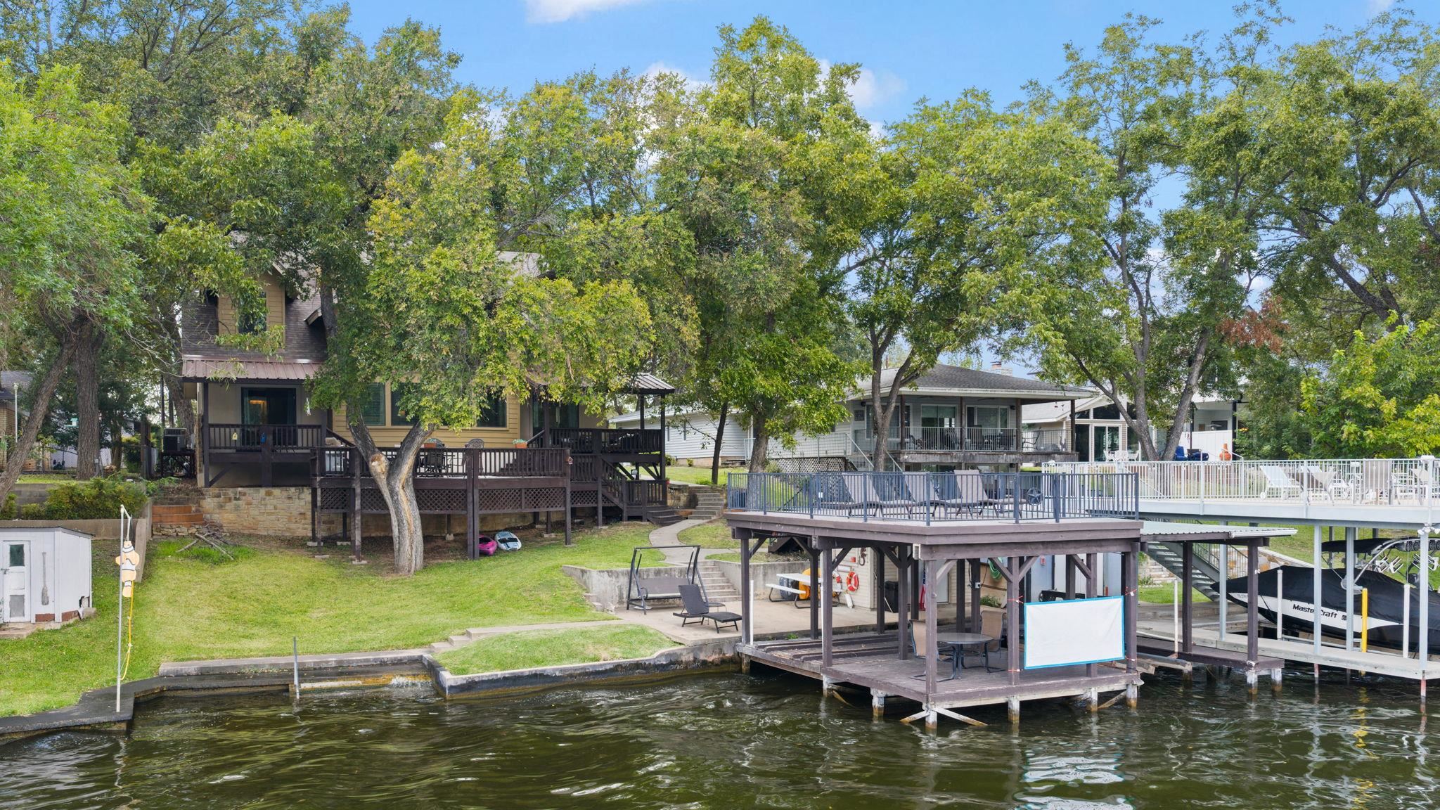 2530 Williams Lakeshore