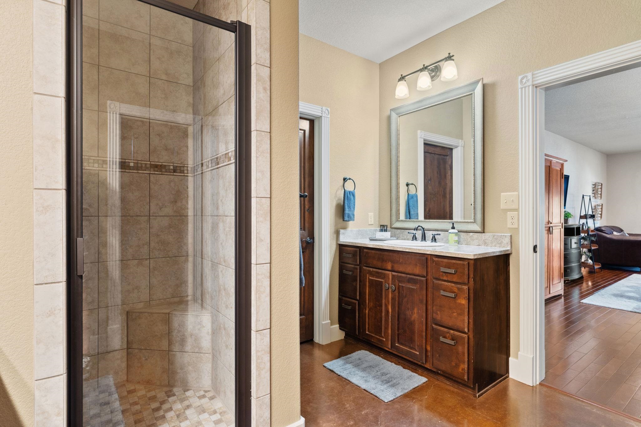 2530 Williams Lakeshore