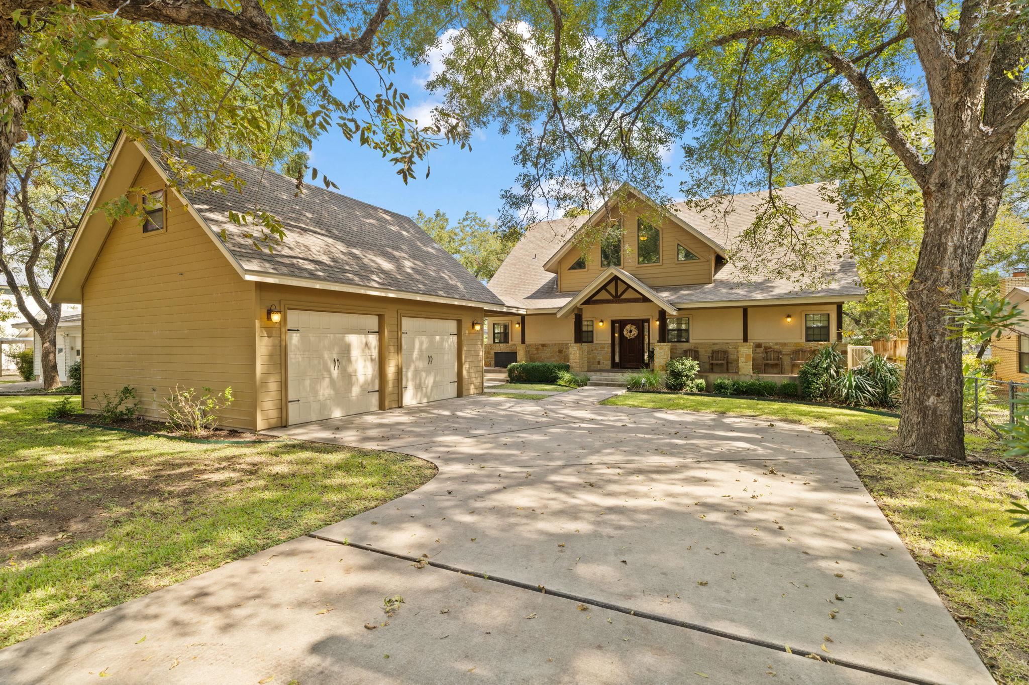 2530 Williams Lakeshore