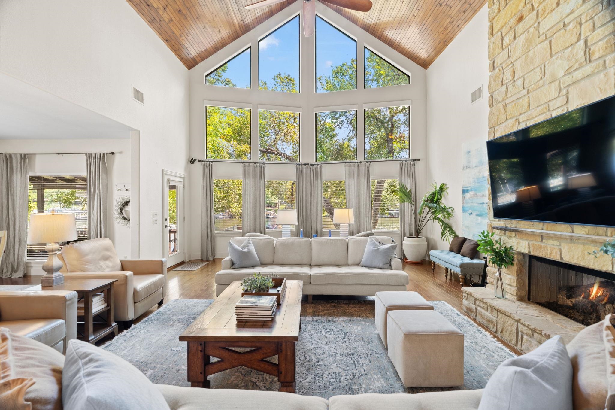 2530 Williams Lakeshore