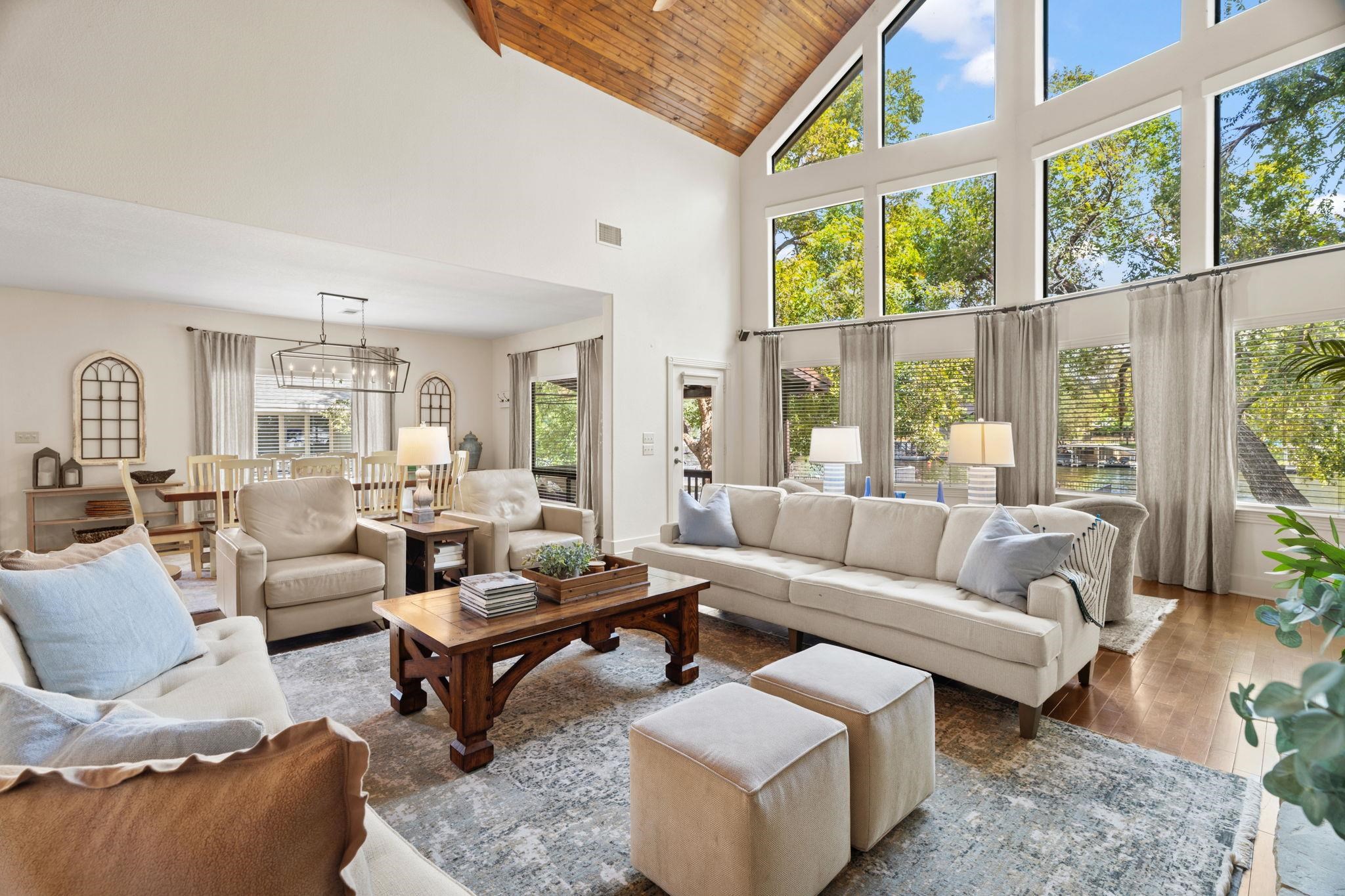 2530 Williams Lakeshore