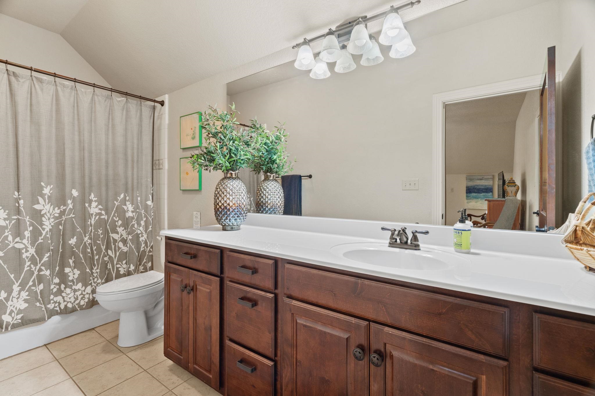 2530 Williams Lakeshore