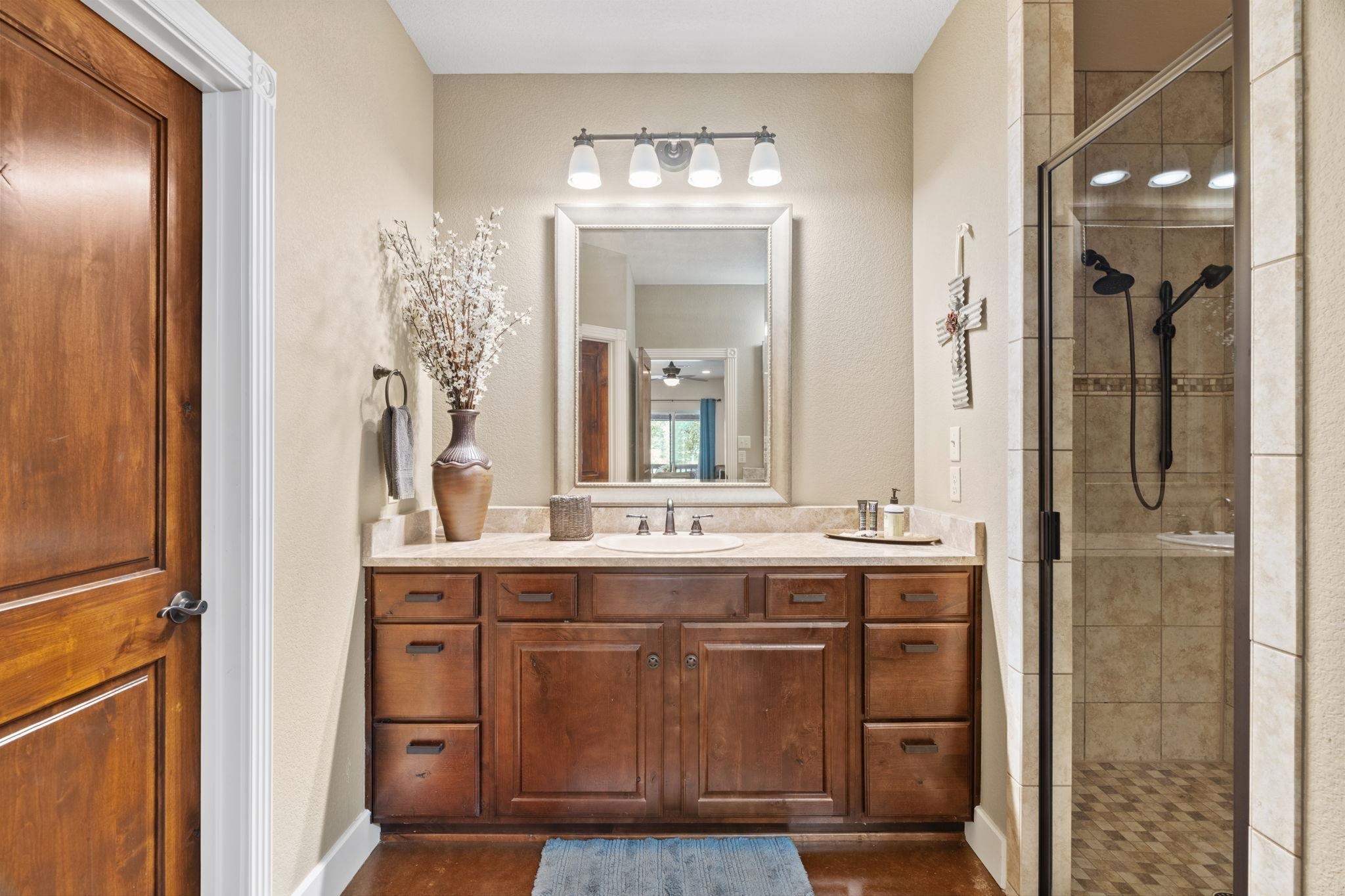 2530 Williams Lakeshore