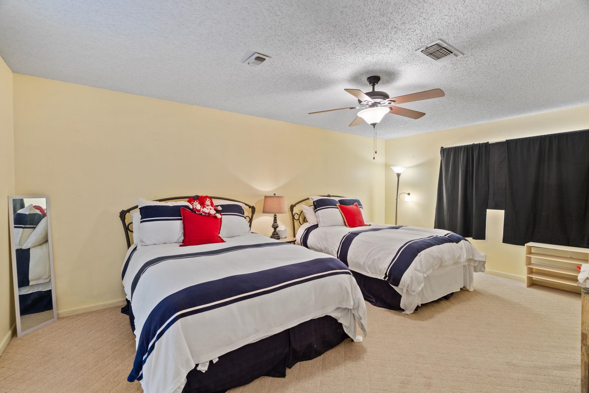 2510 Oak Trail