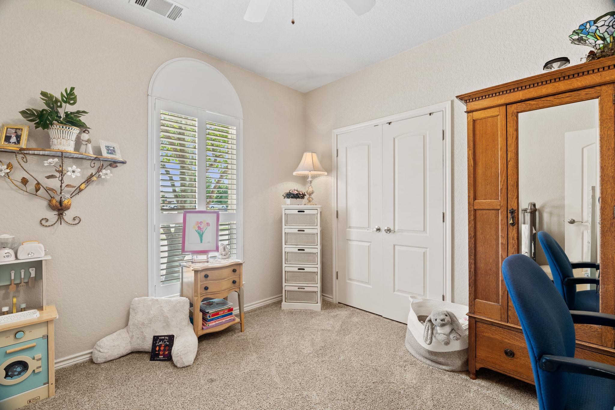 813 Lacey Oak Circle