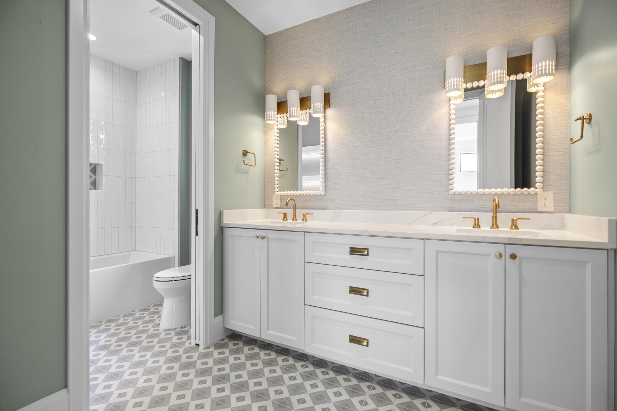 701-A Hi Circle North Drive