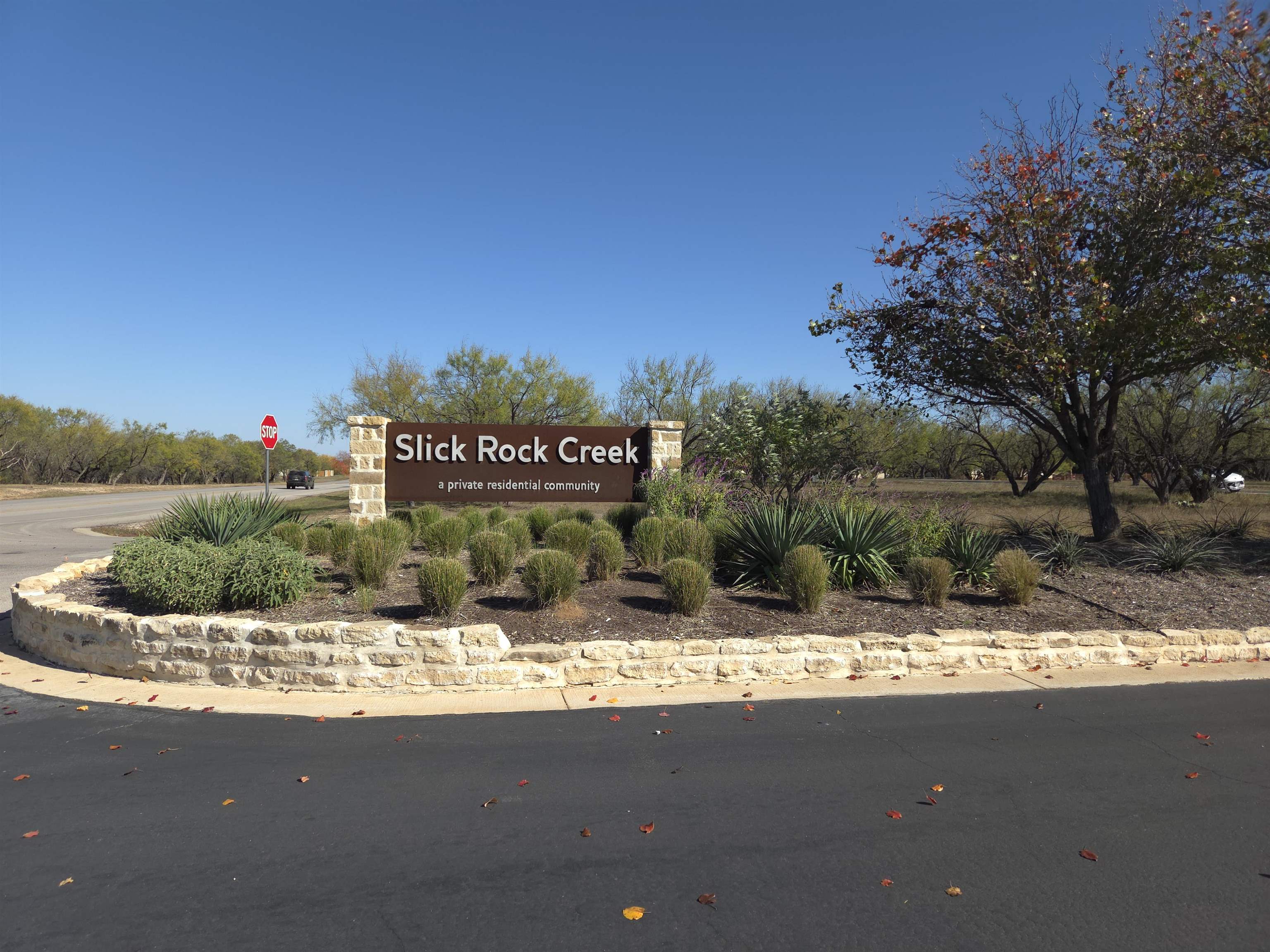 LT 23048 Hi Circle South/Far West