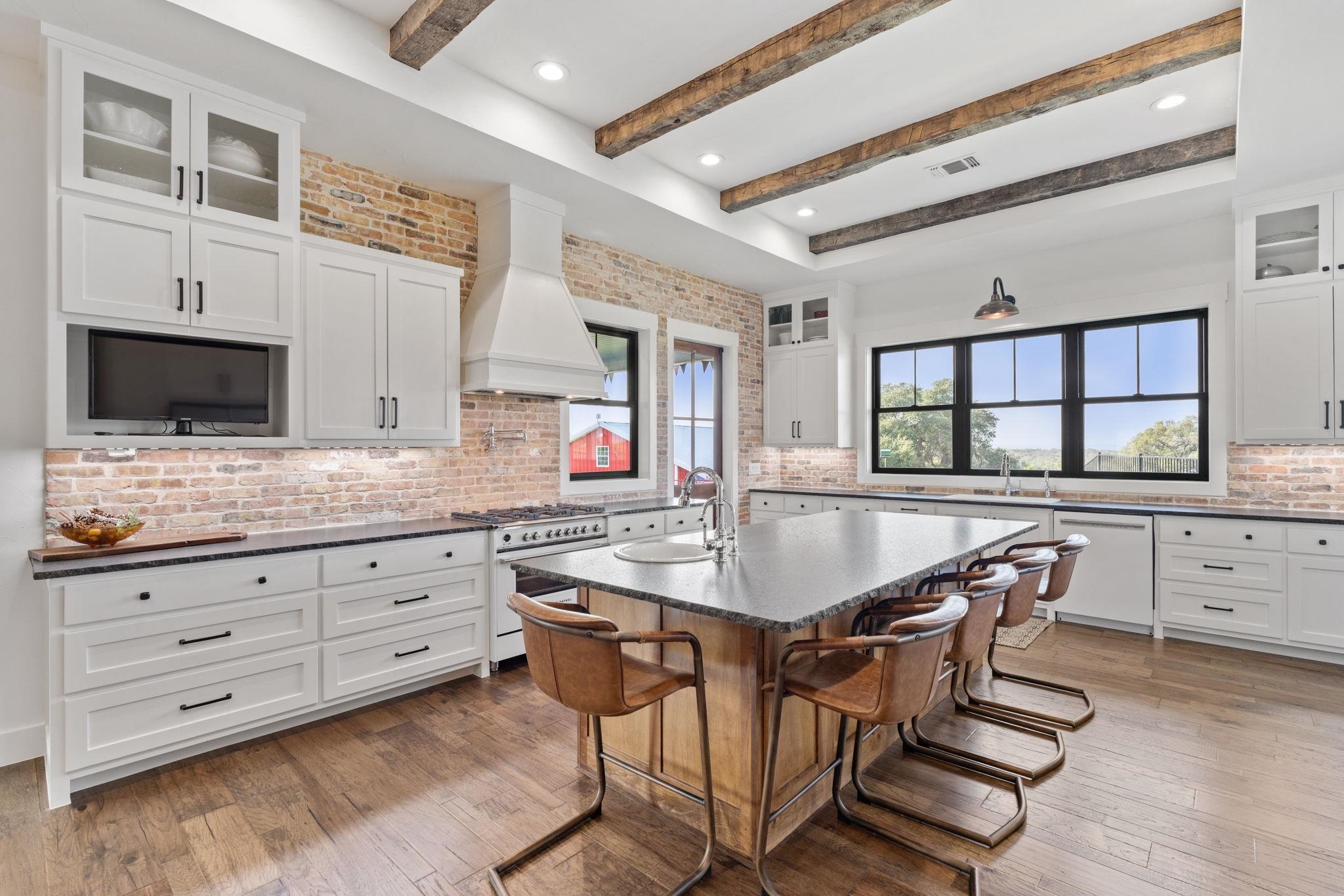 452 Southwick Ranch Rd