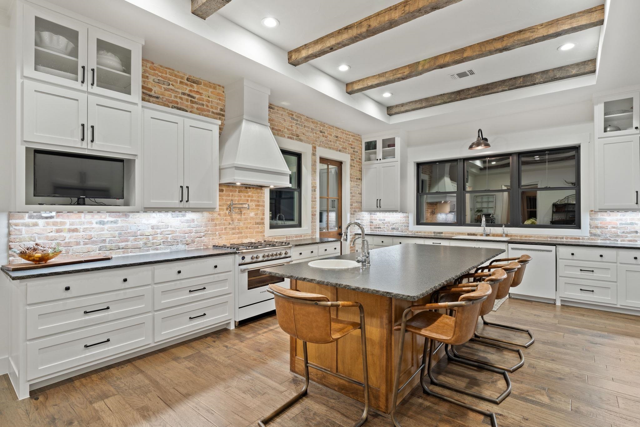 452 Southwick Ranch Rd
