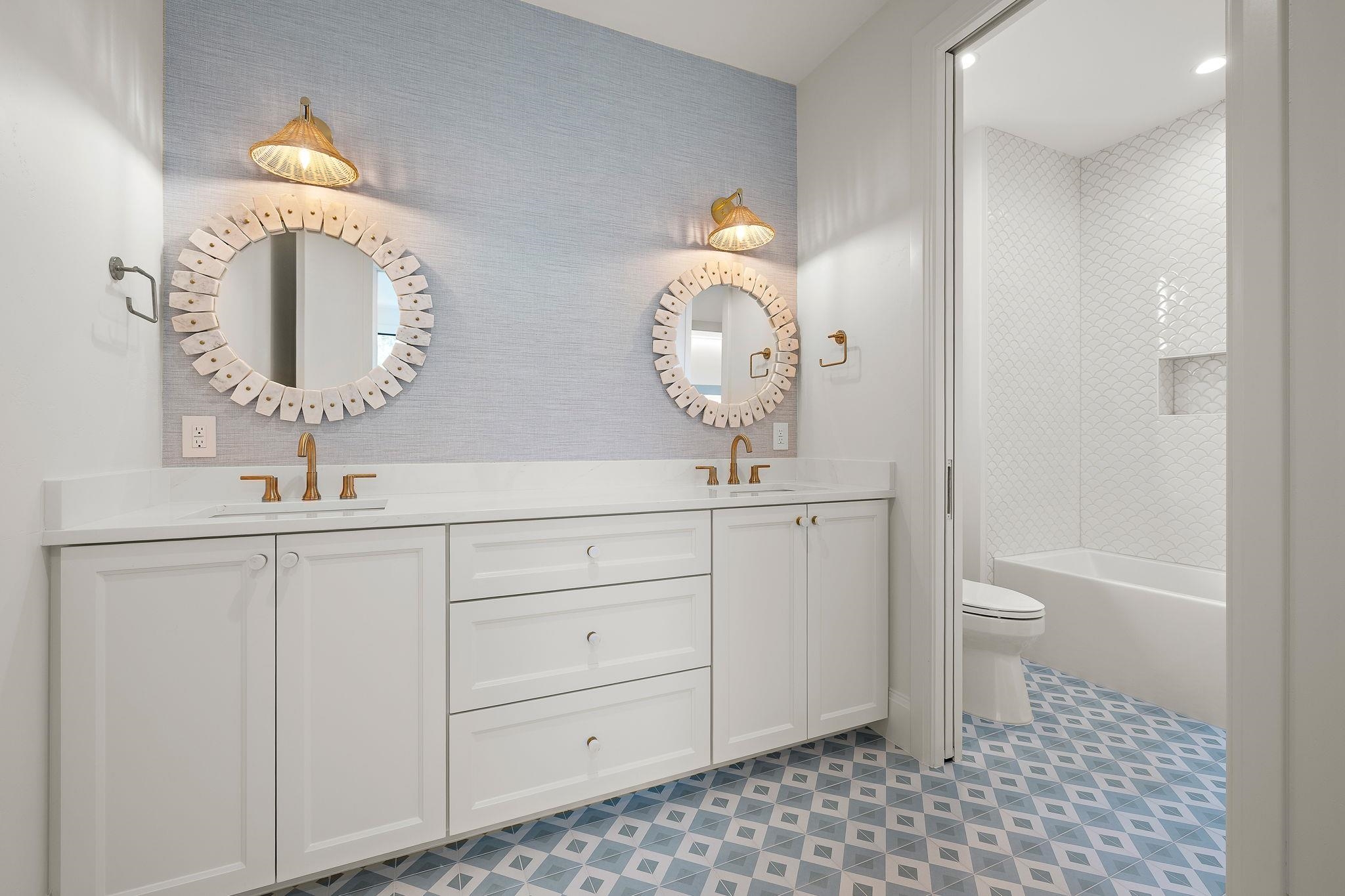 701-D Hi Circle North Drive