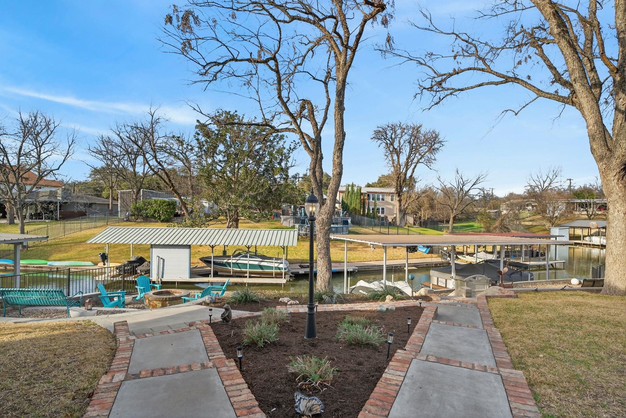 1514 Bluebonnet Ln
