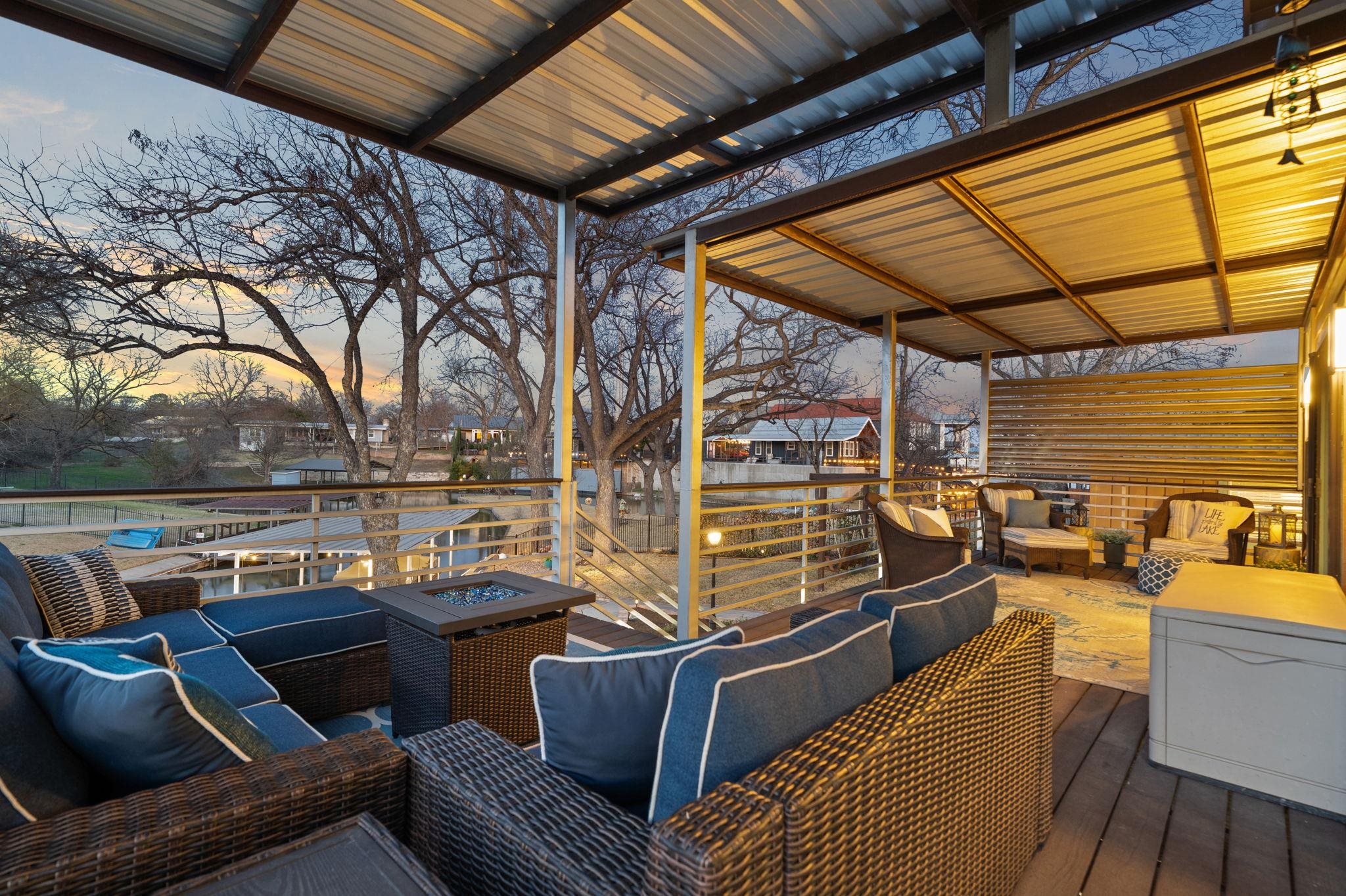 1514 Bluebonnet Ln