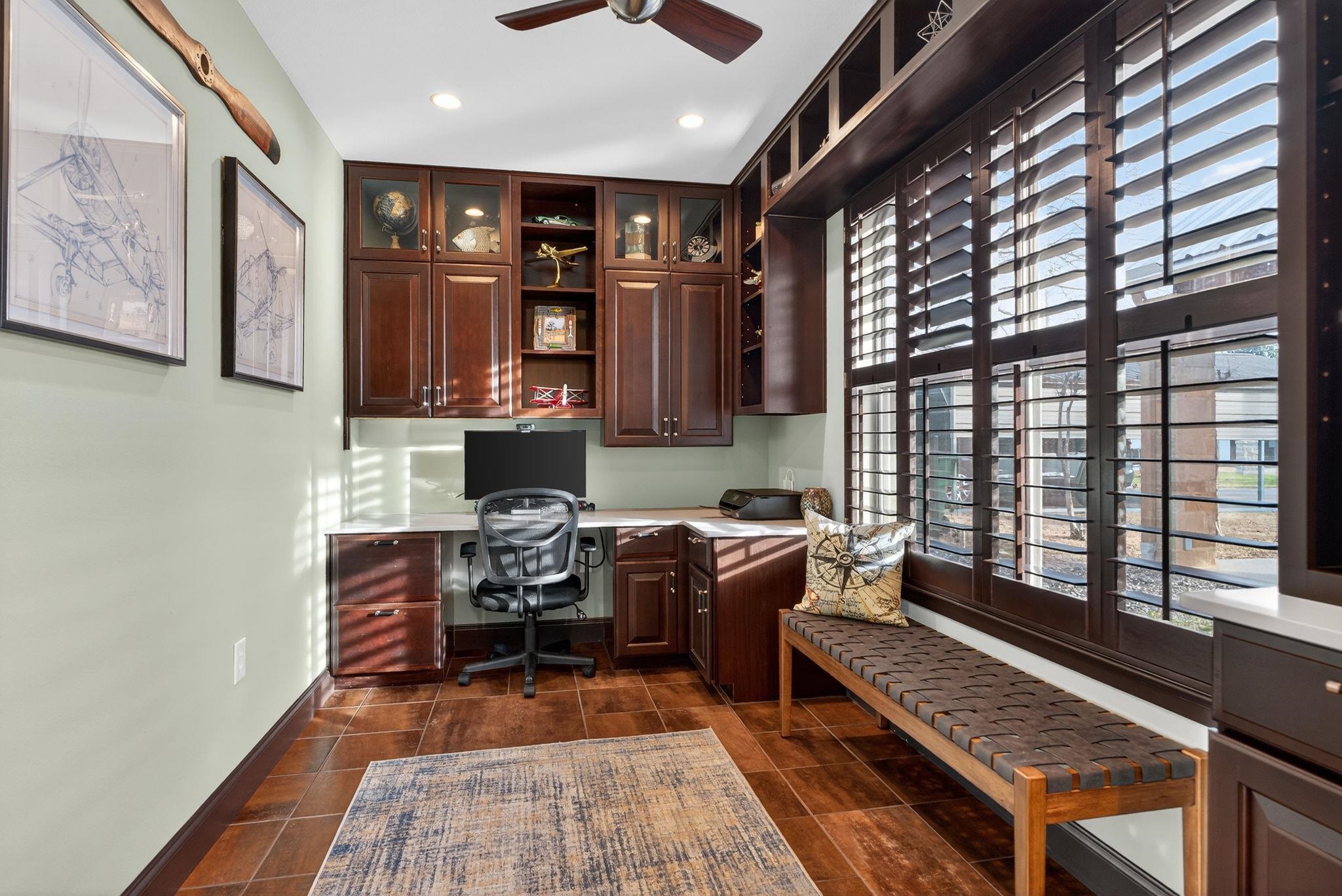 1514 Bluebonnet Ln