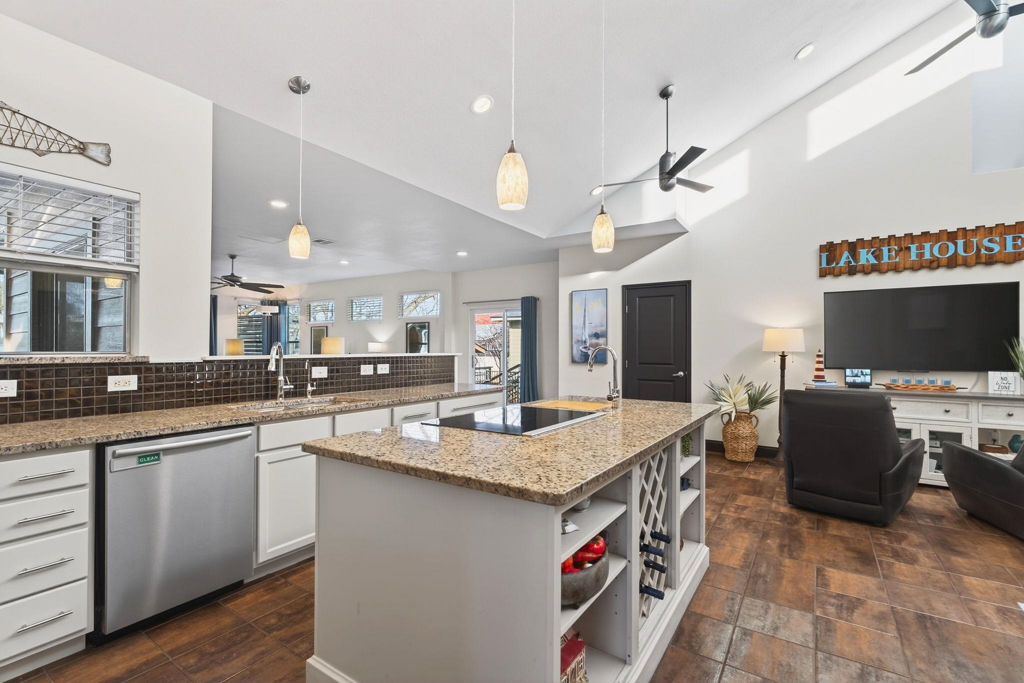 1514 Bluebonnet Ln