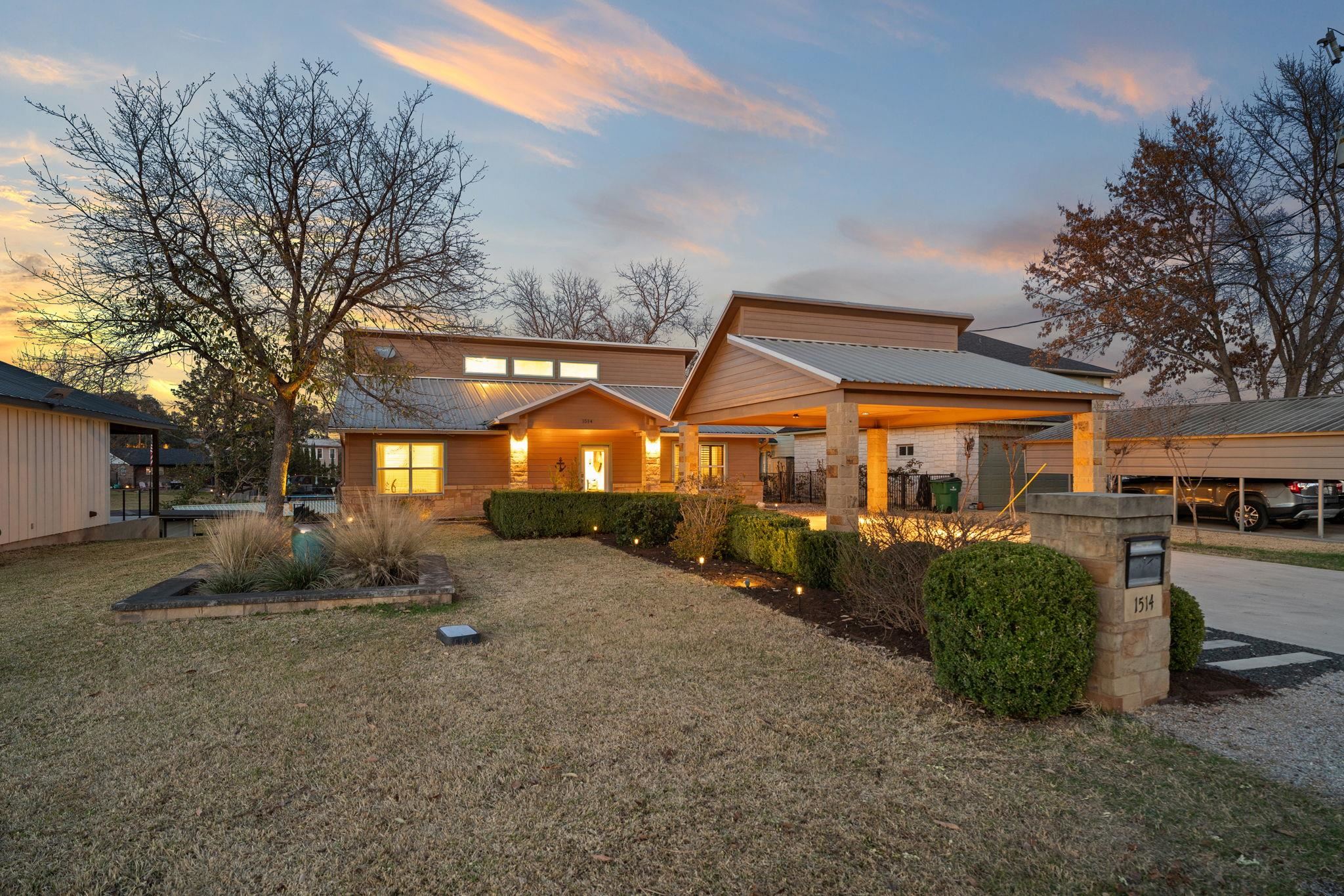 1514 Bluebonnet Ln