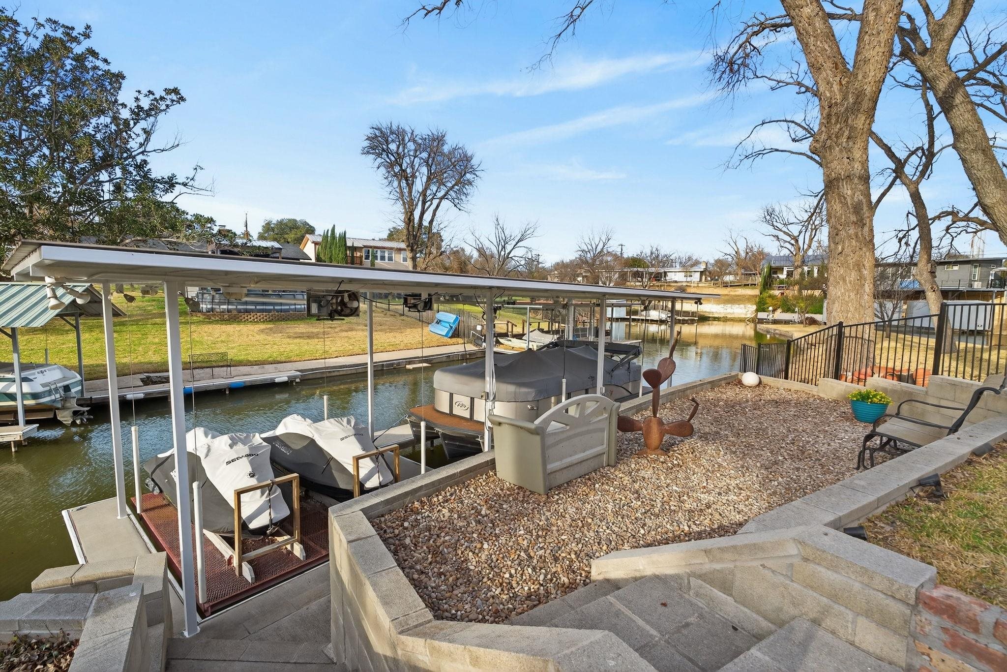 1514 Bluebonnet Ln