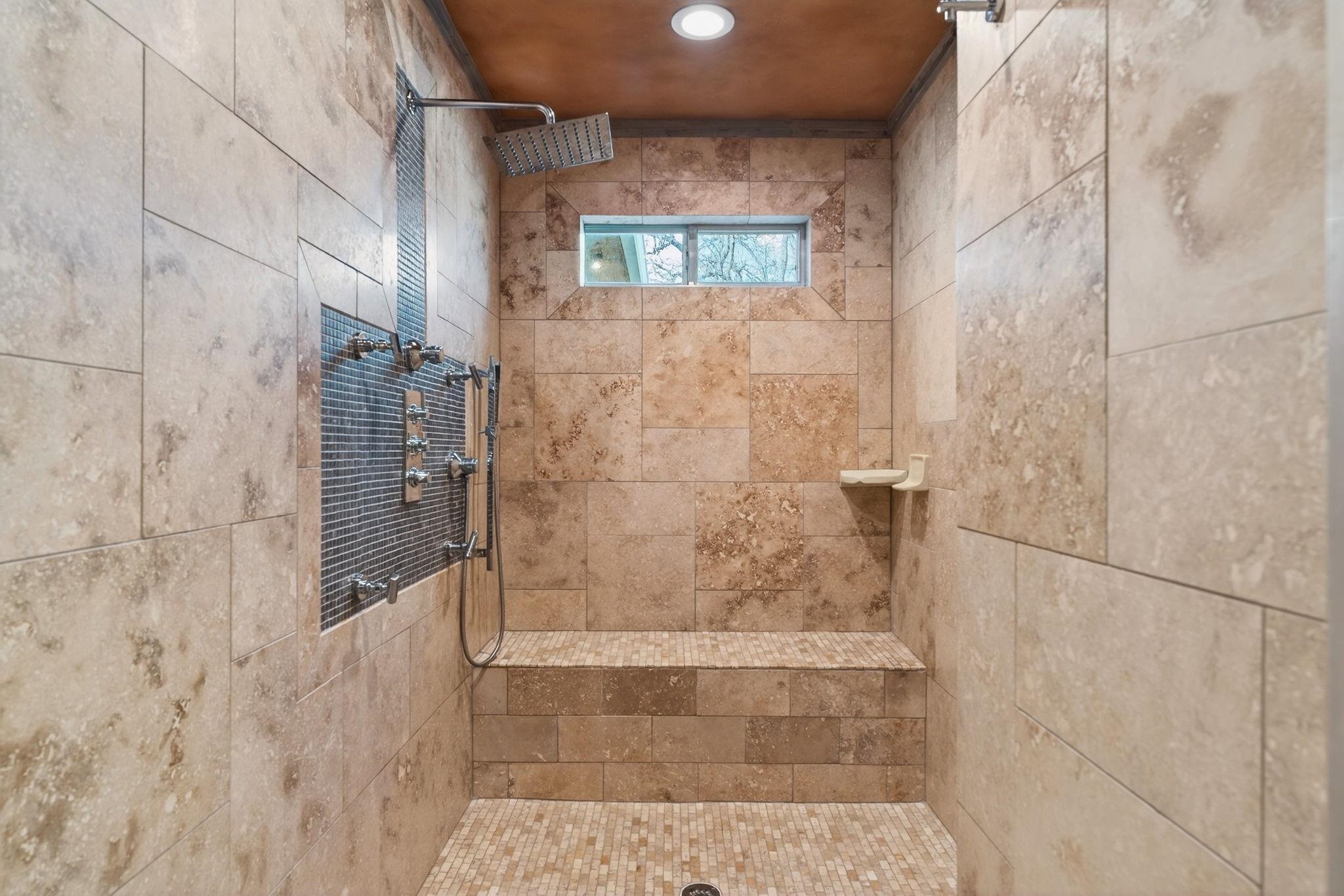 1514 Bluebonnet Ln