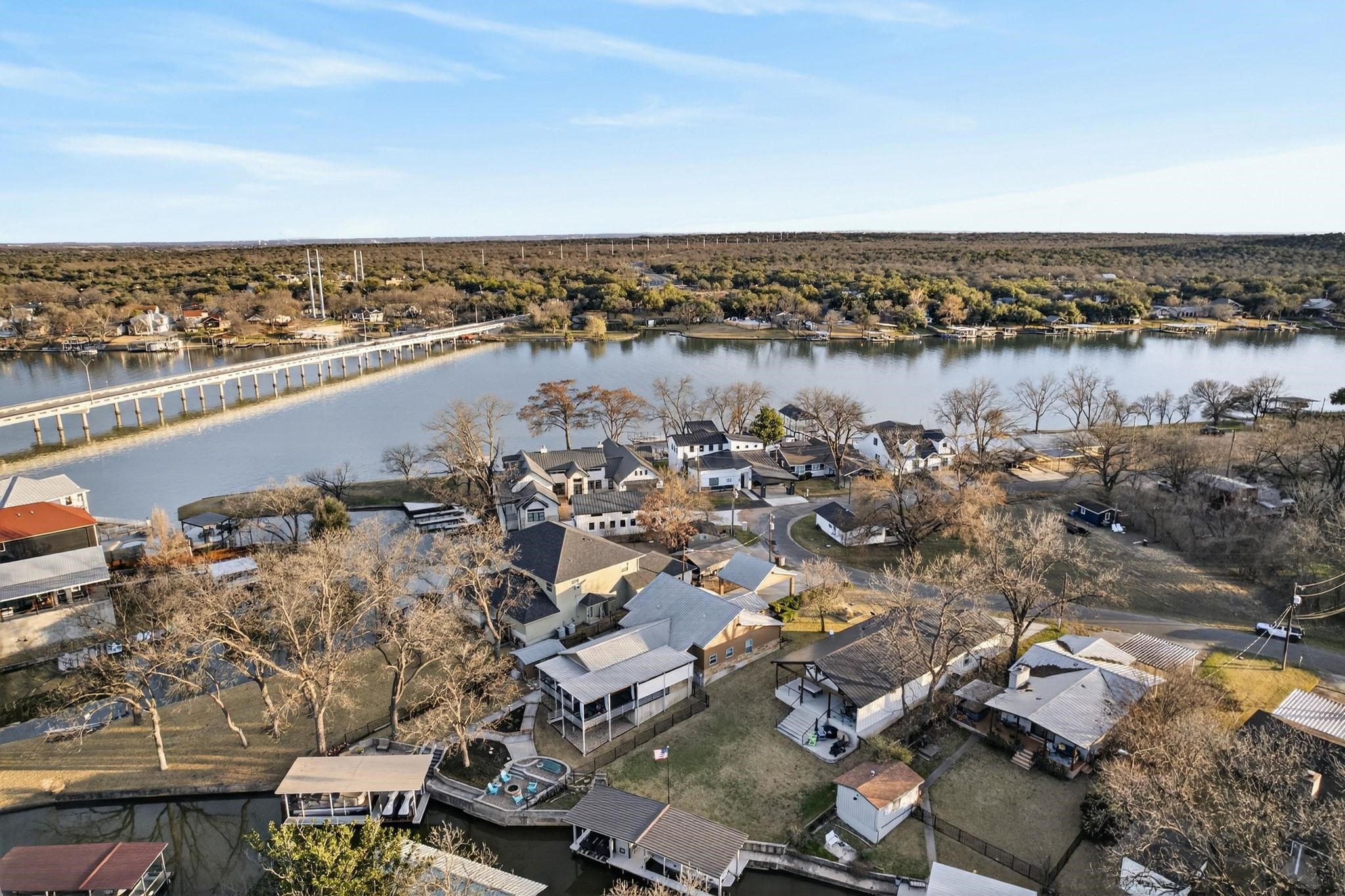 1514 Bluebonnet Ln