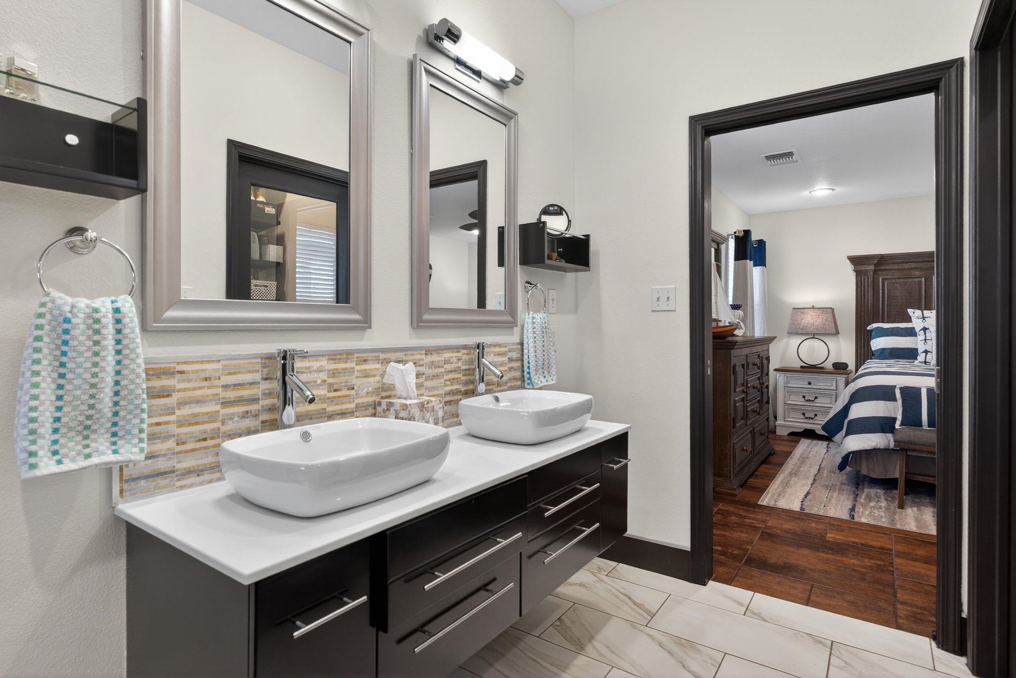 1514 Bluebonnet Ln