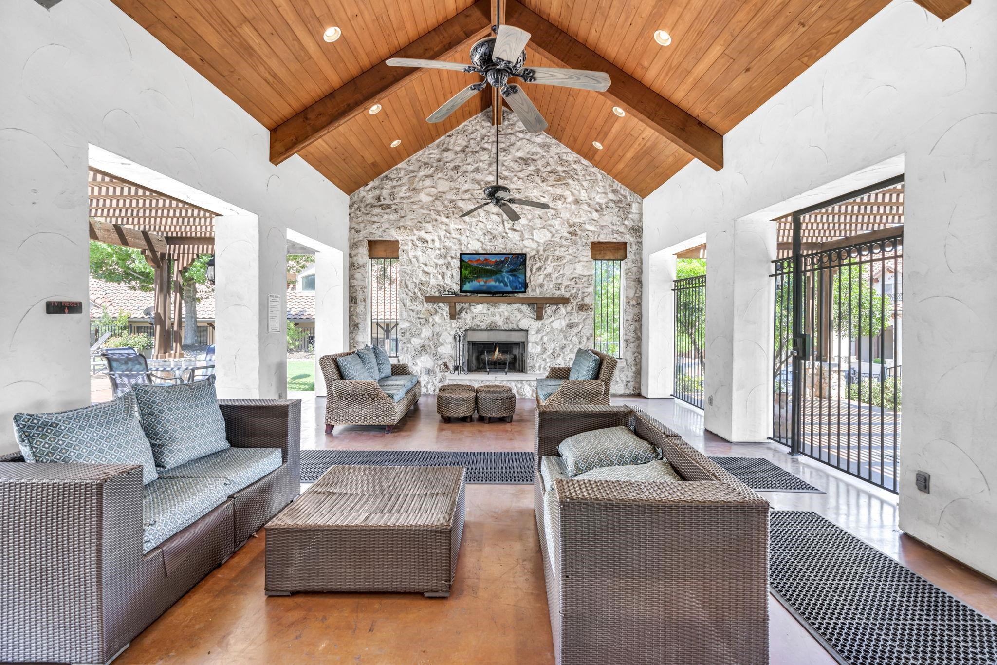 306 Enclave Circle