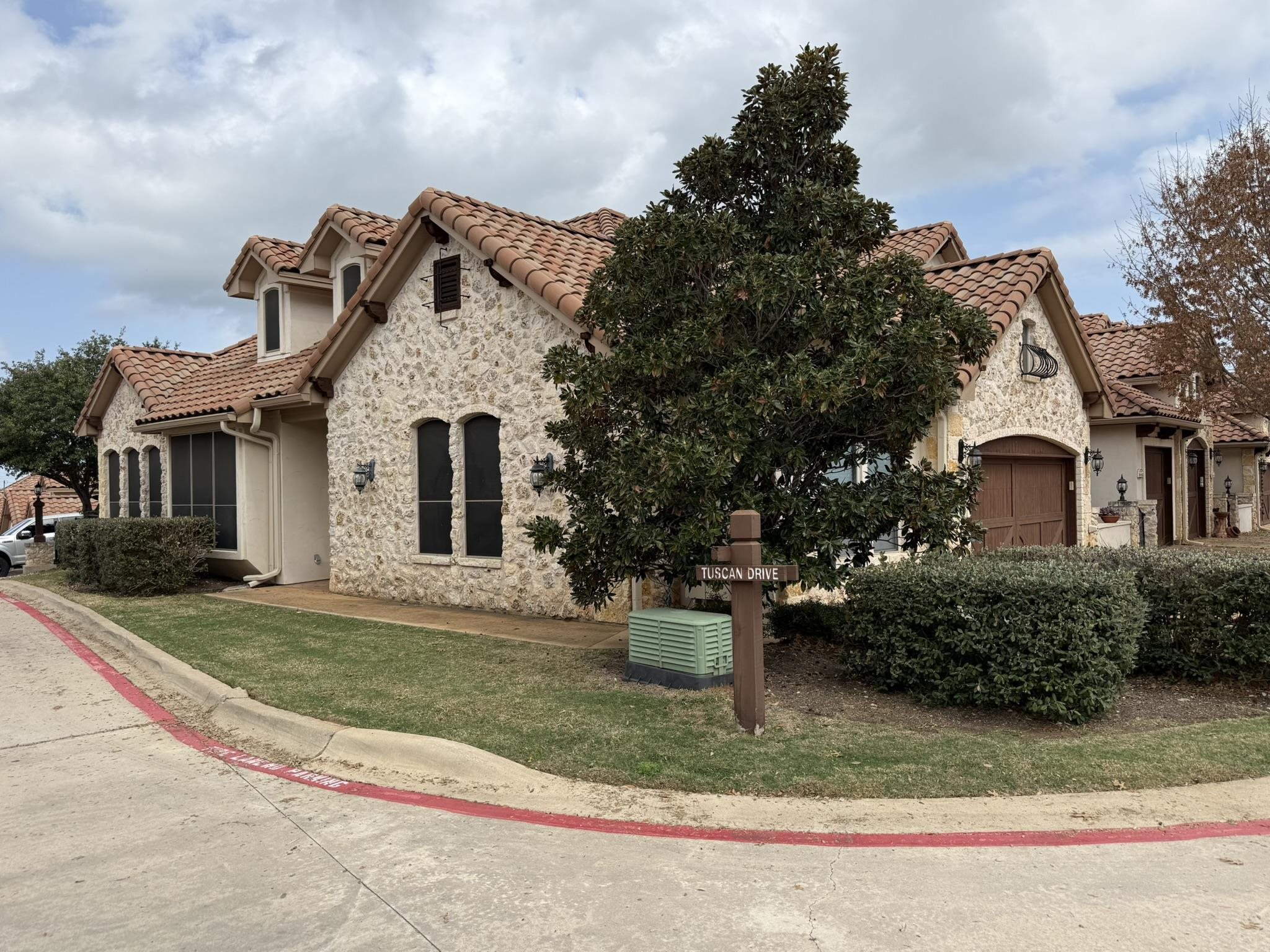 306 Enclave Circle