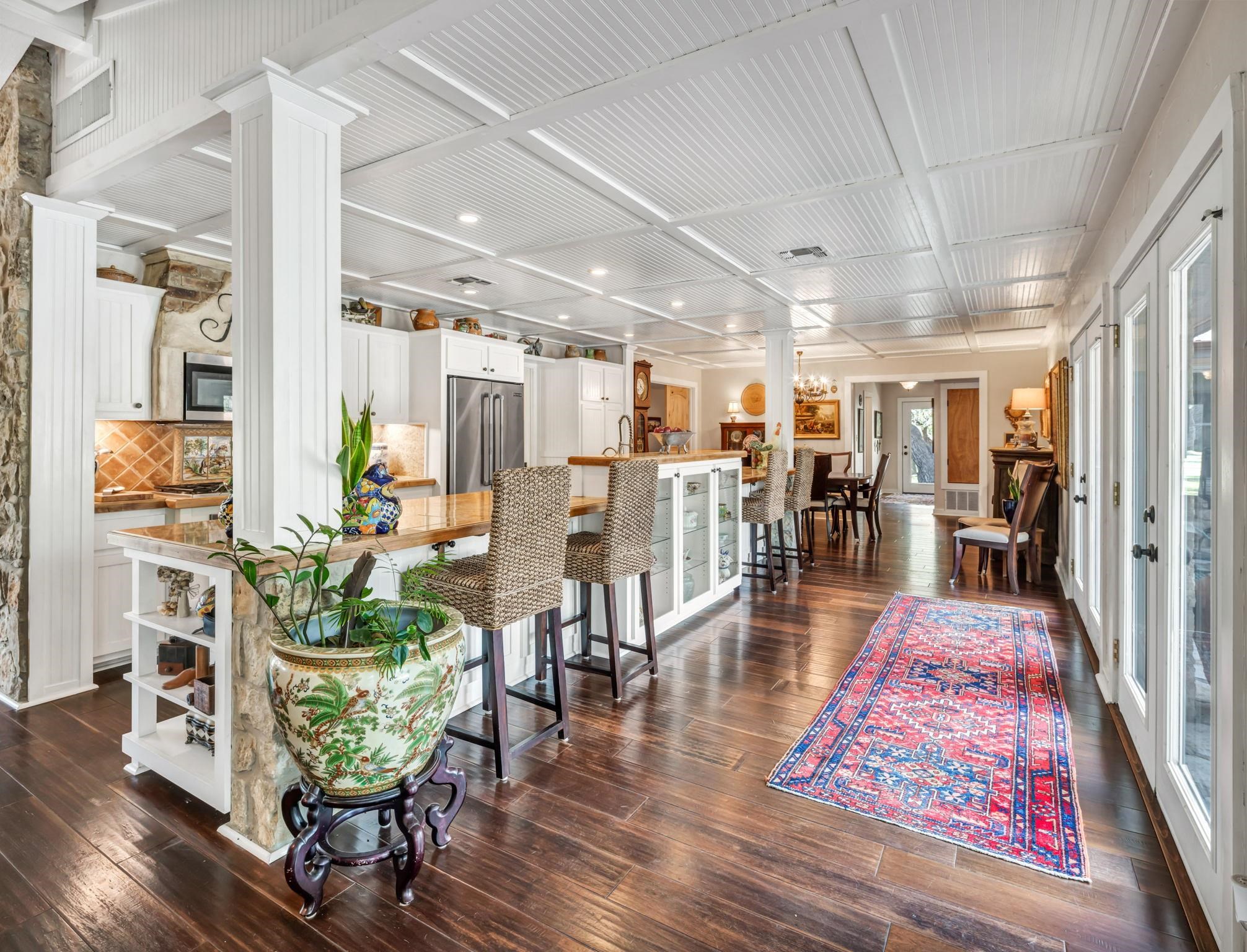 1912 US-281 S Highway