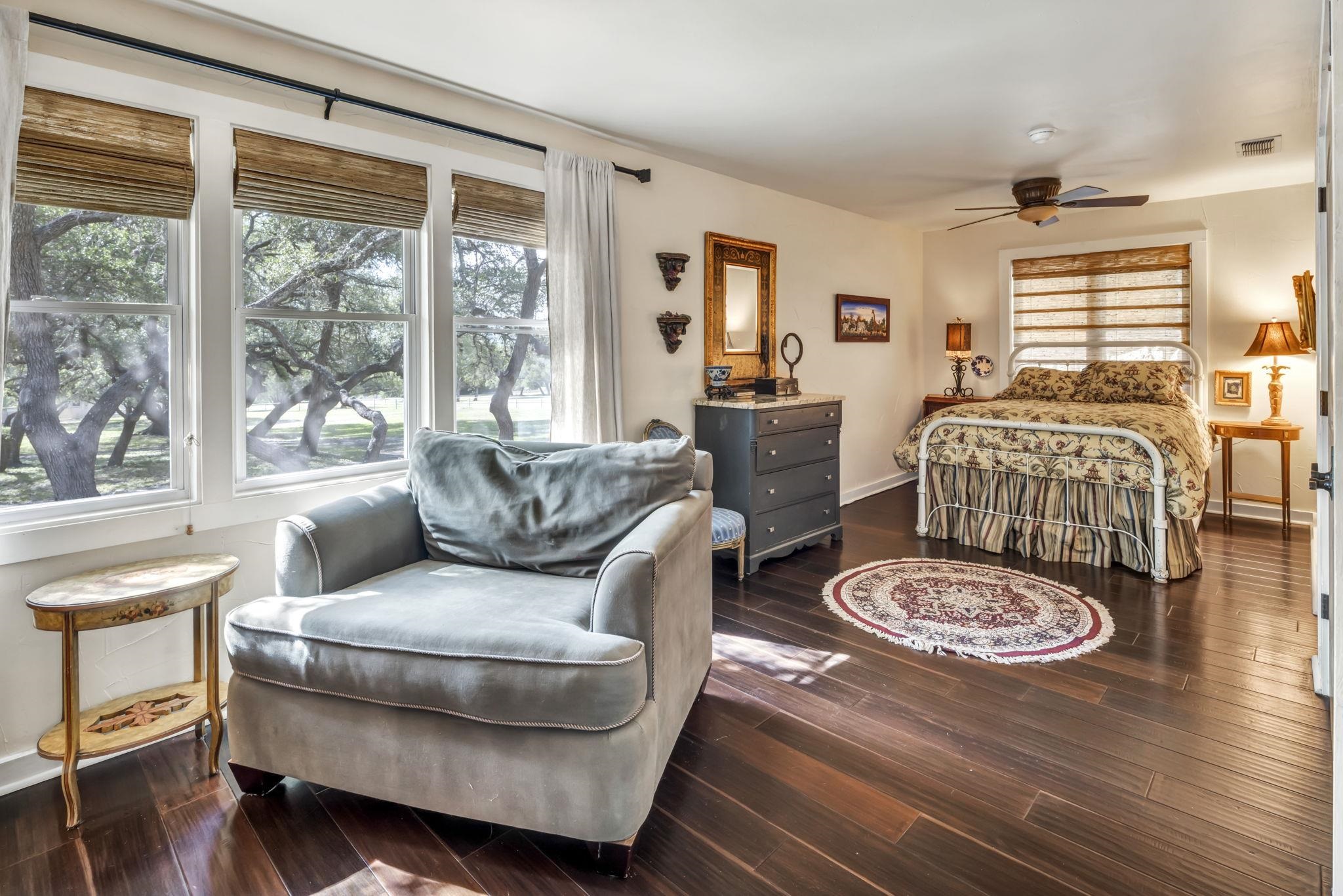 1912 US-281 S Highway